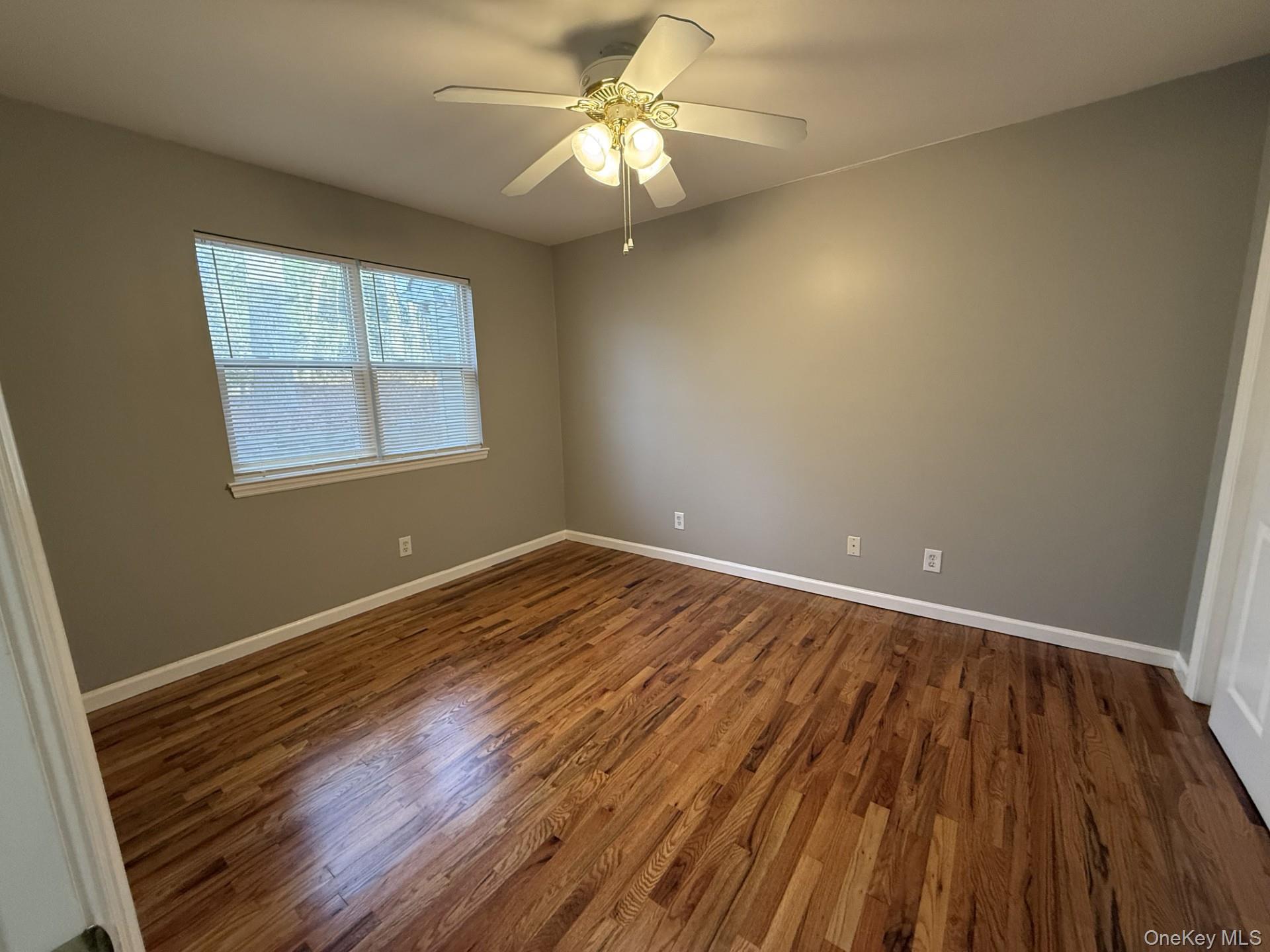 #7 photo, 85 Smithtown Boulevard, מחוז סאפוק Smithtown , NY 11787