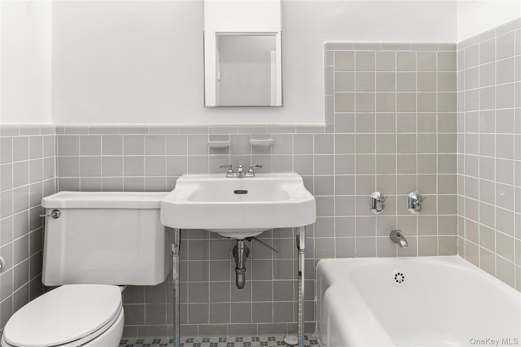 #12 photo, 3 Fordham Hill Oval, Bronx , NY 10468