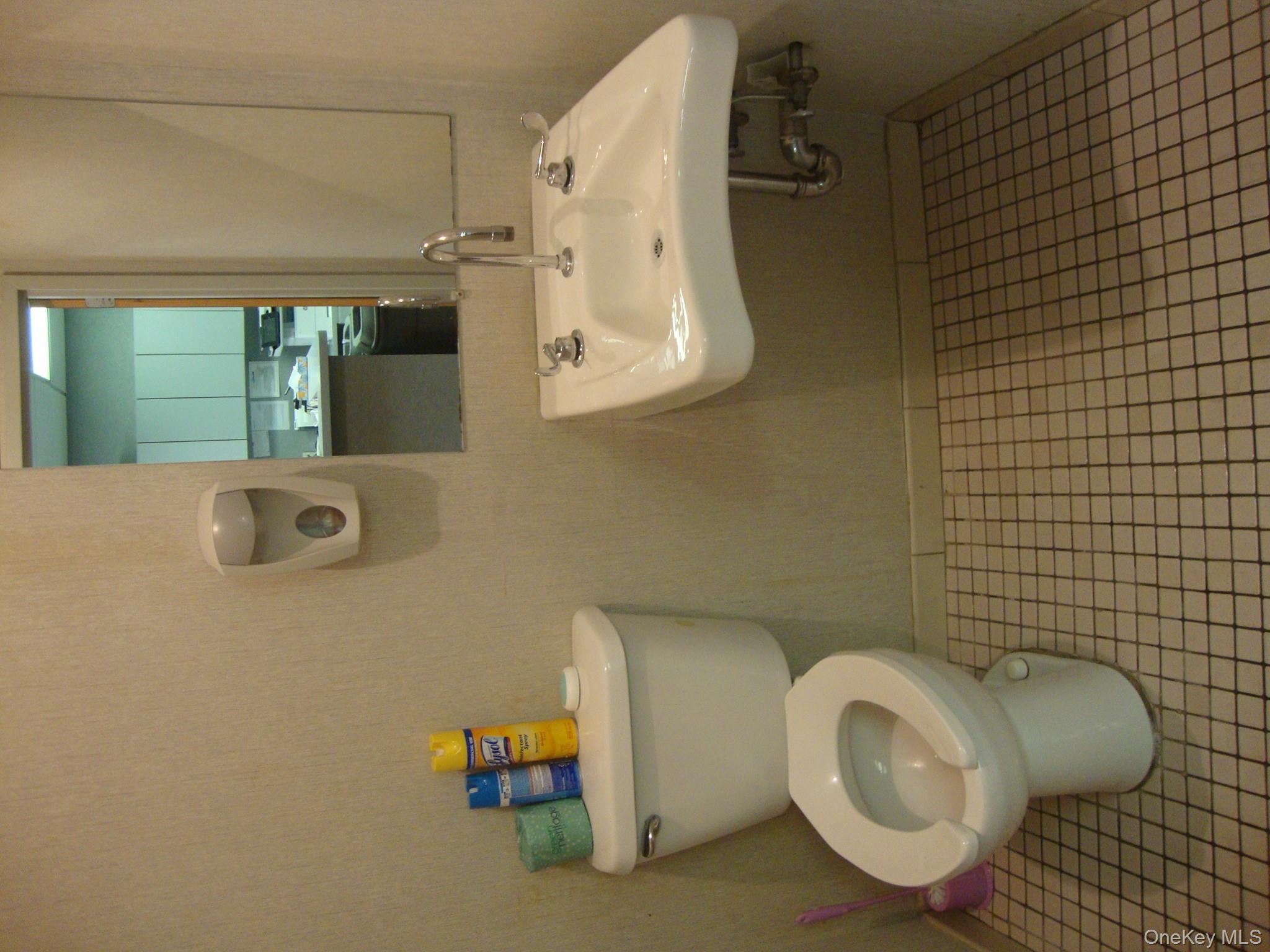 #10 photo, 79-07 Metropolitan Avenue, Куинс ‖ Middle Village , NY 11379