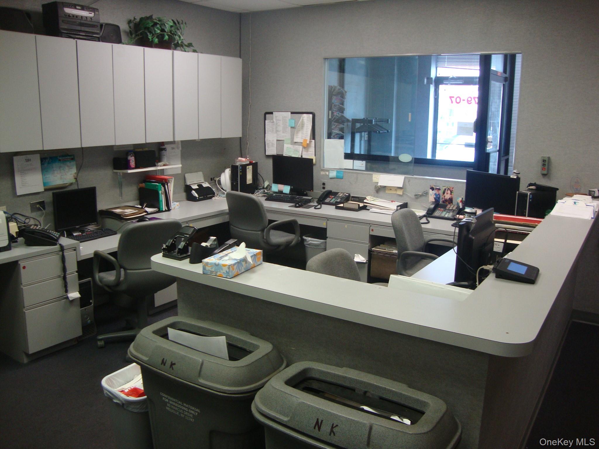 #12 photo, 79-07 Metropolitan Avenue, Куинс ‖ Middle Village , NY 11379