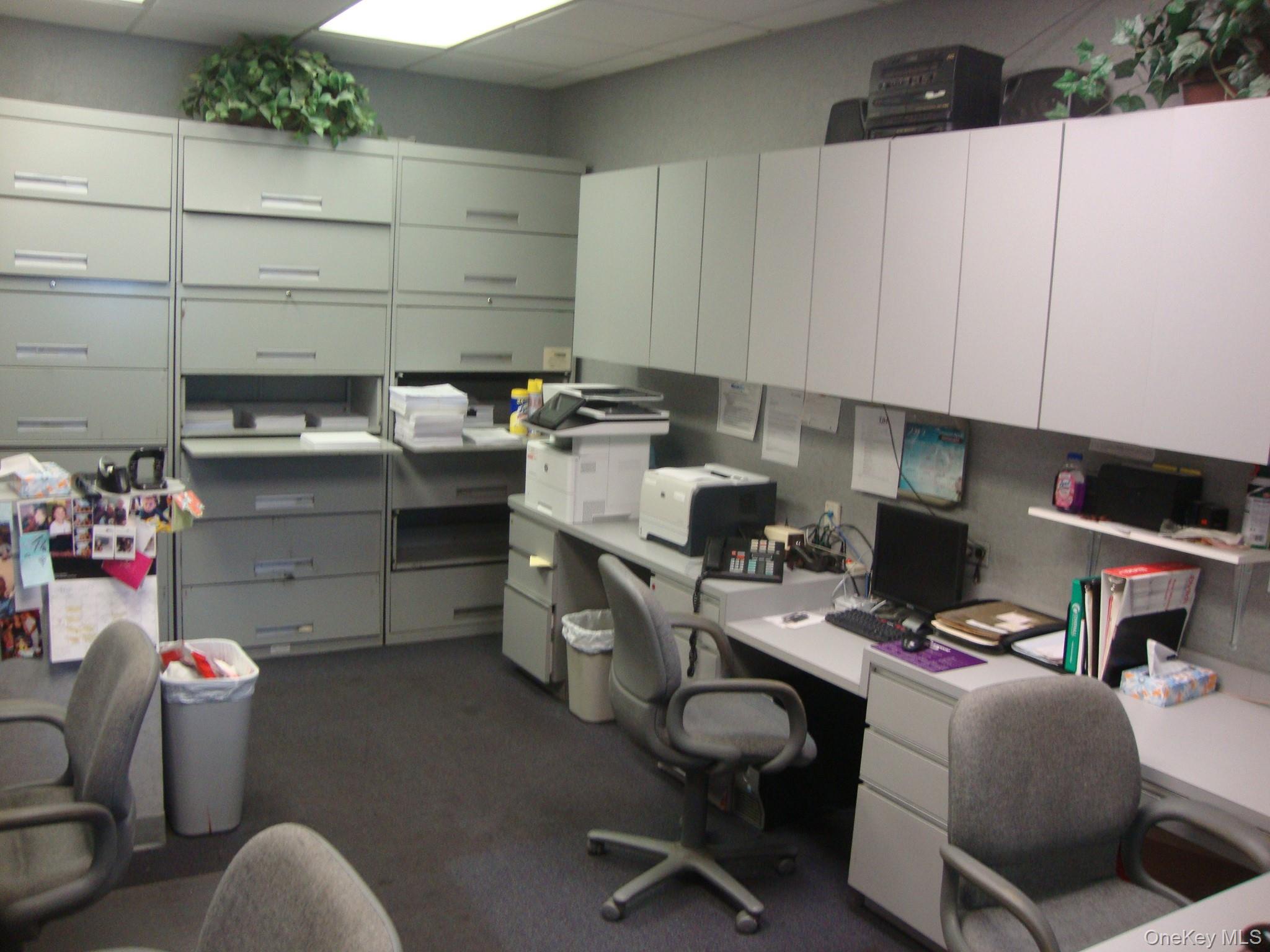 #4 photo, 79-07 Metropolitan Avenue, Куинс ‖ Middle Village , NY 11379