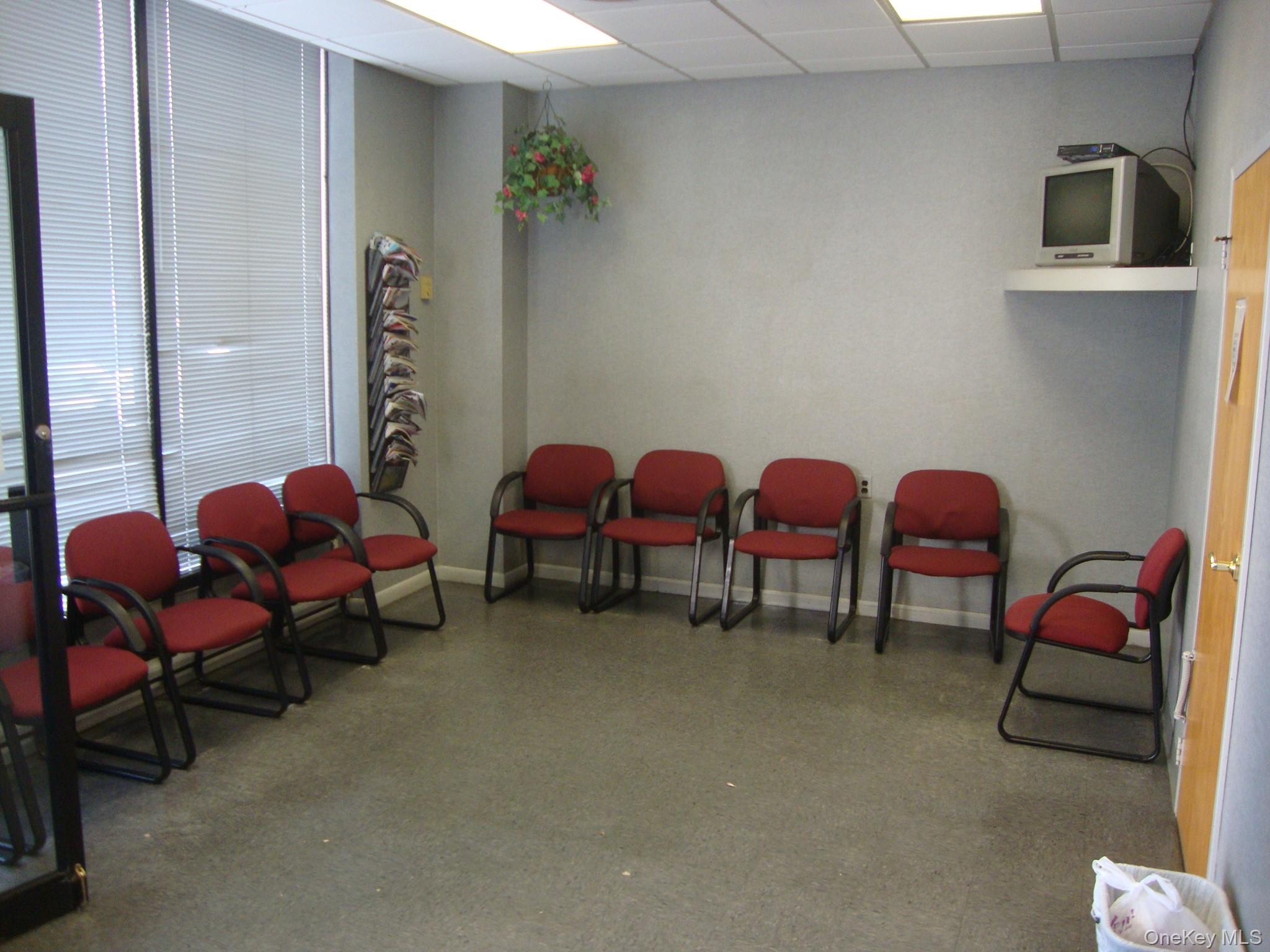 #7 photo, 79-07 Metropolitan Avenue, Куинс ‖ Middle Village , NY 11379