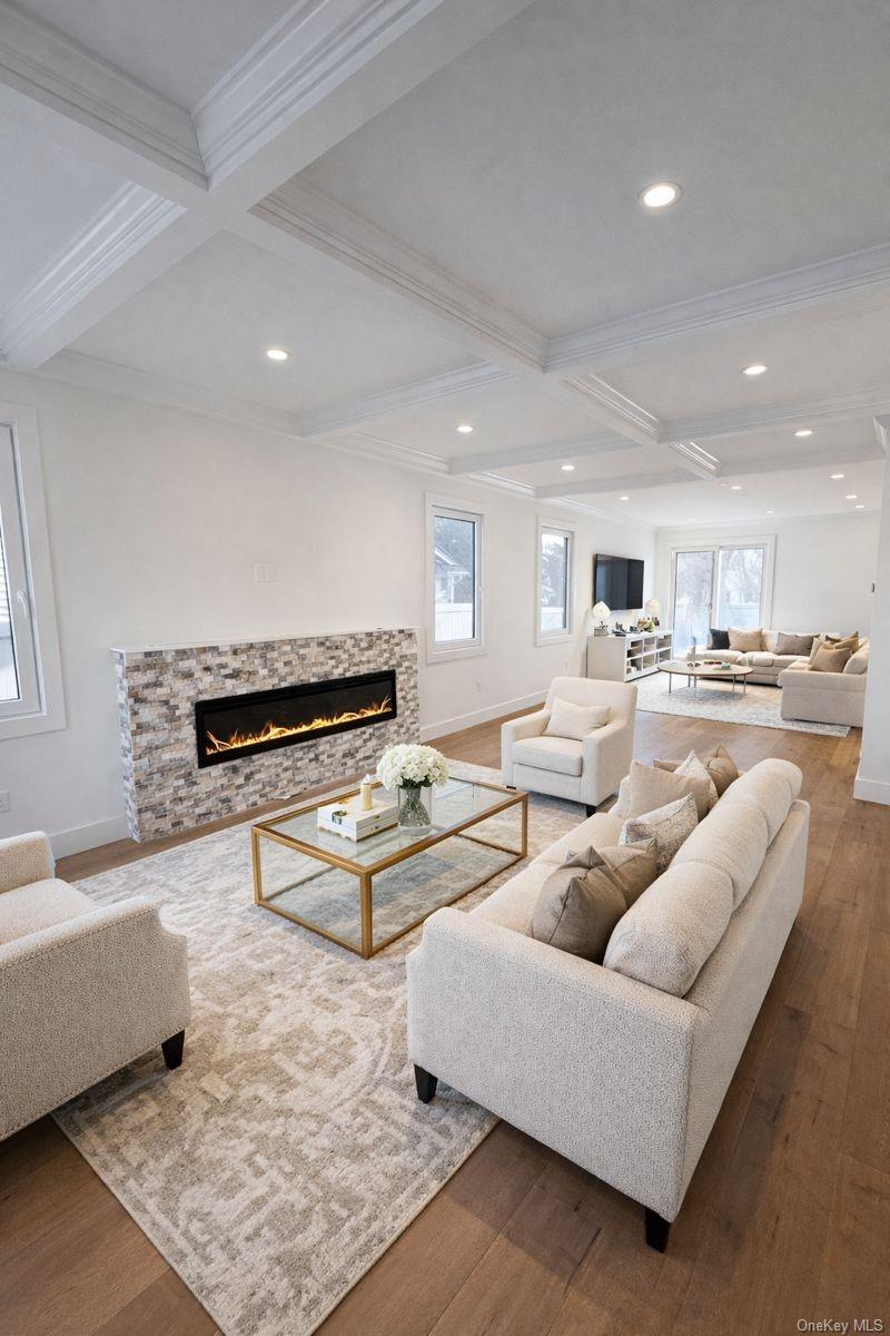 #8 photo, 38 Dogwood Lane, Levittown , NY 11756