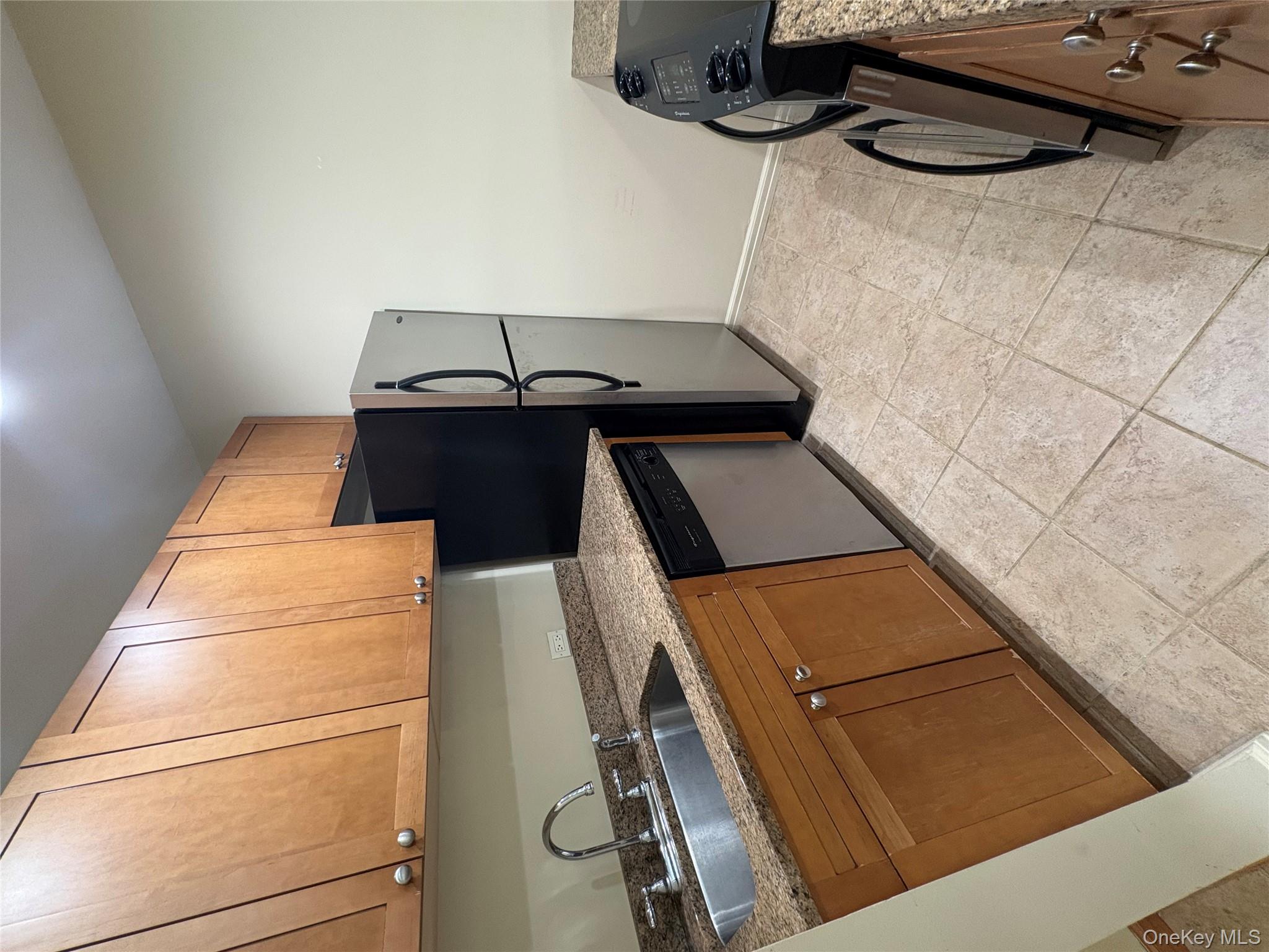 #4 photo, 1701 crompond Road, Peekskill , NY 10566