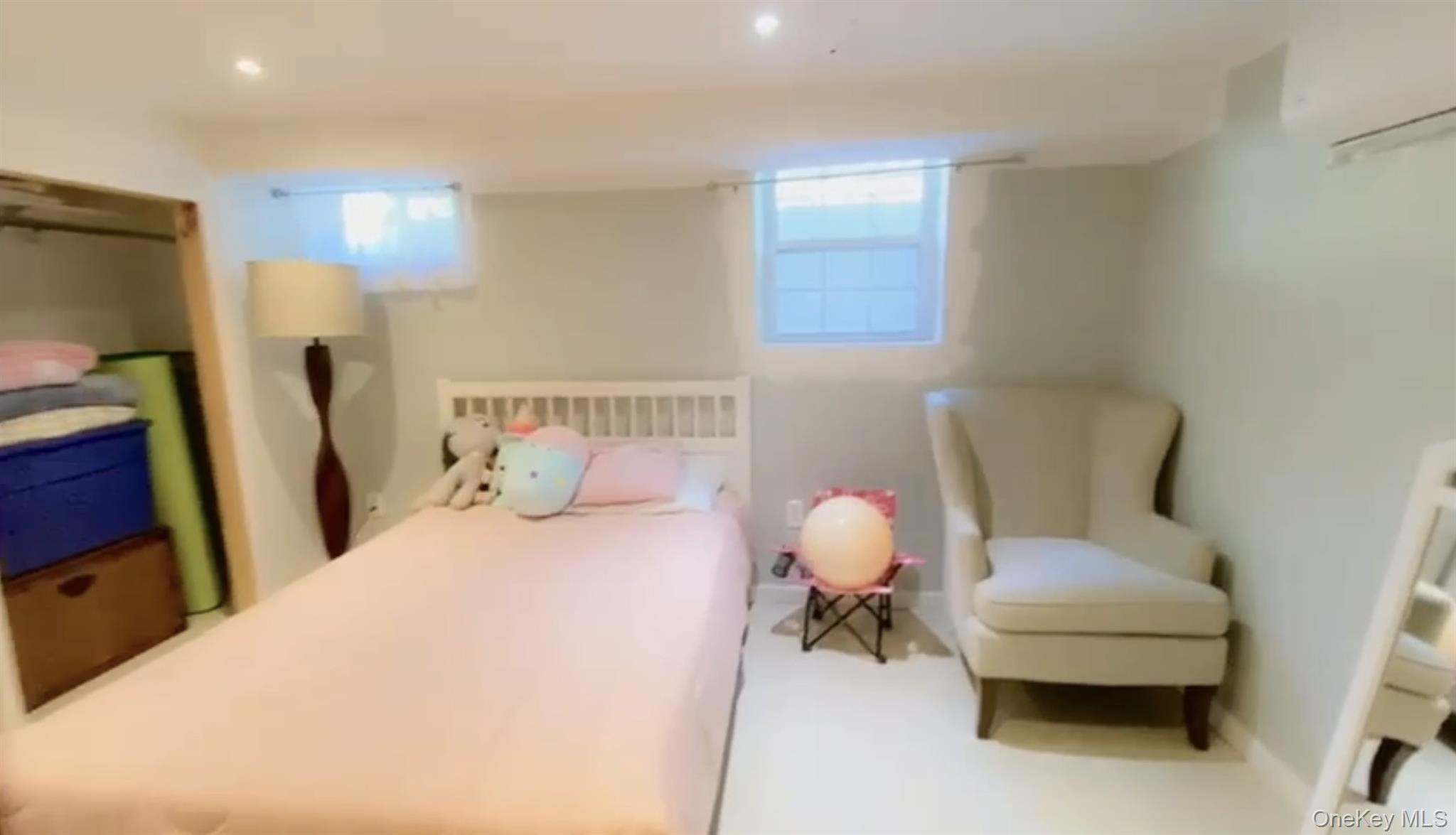 #18 photo, 3240 Hollywood Street, Mohegan Lake , NY 10547