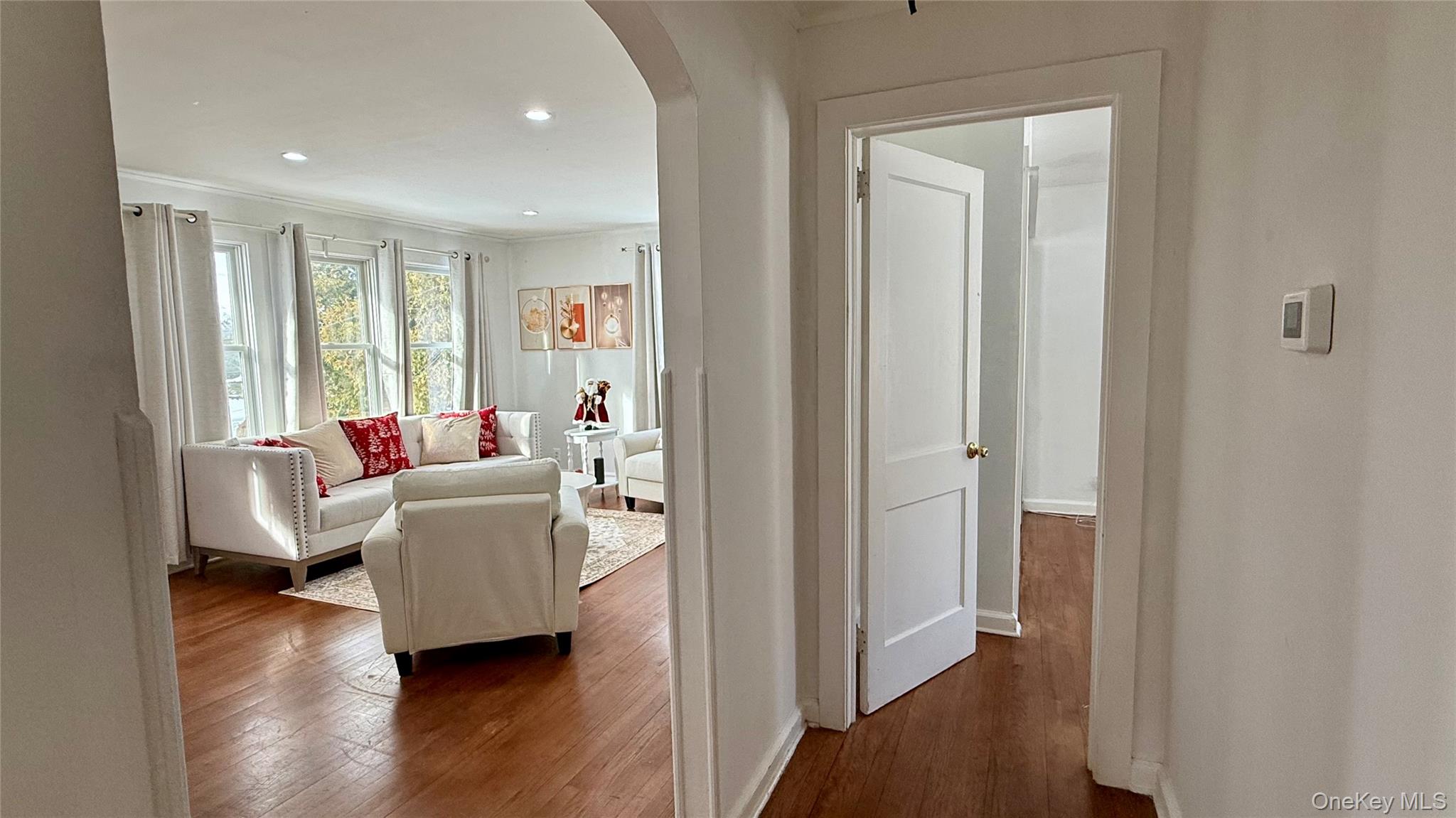 #6 photo, 3240 Hollywood Street, Mohegan Lake , NY 10547