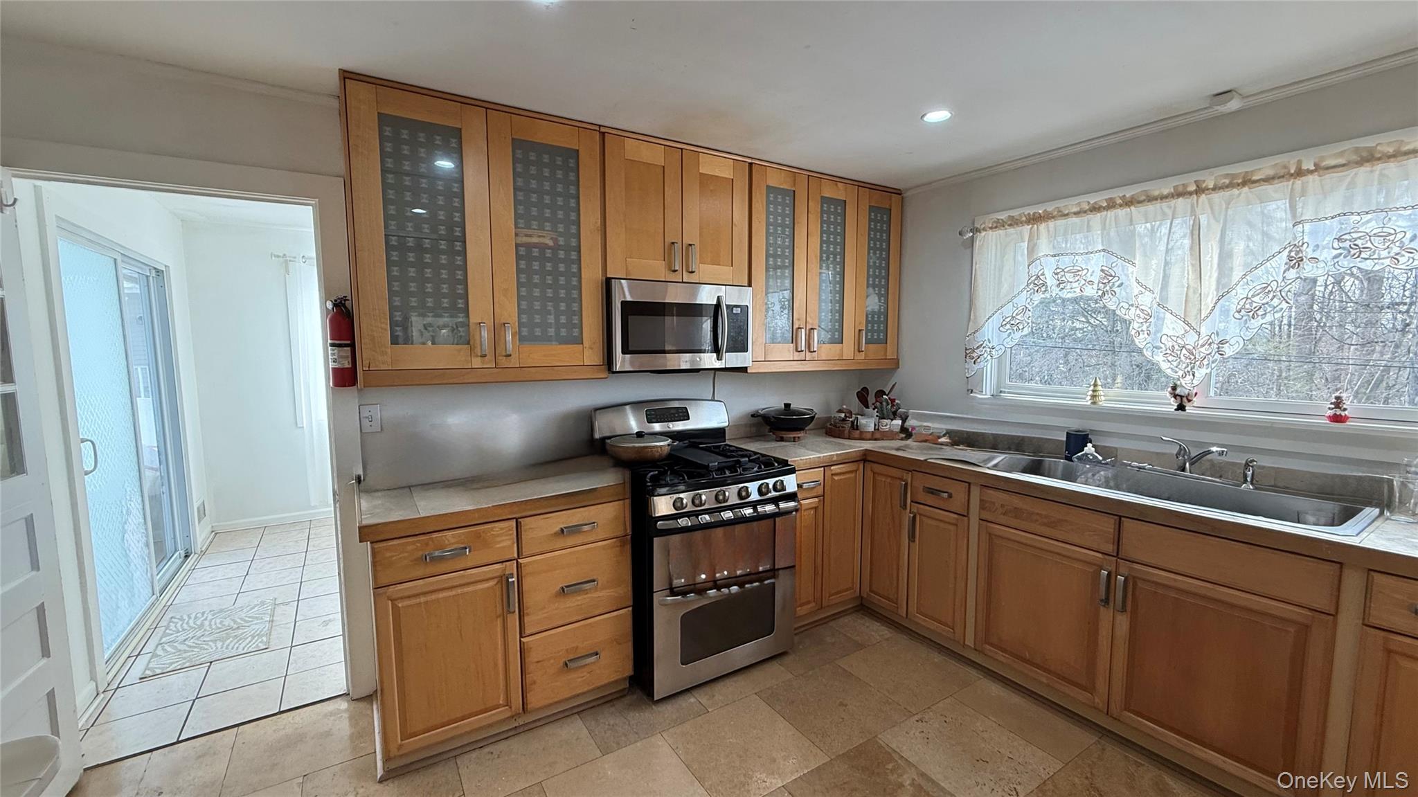 #9 photo, 3240 Hollywood Street, Mohegan Lake , NY 10547