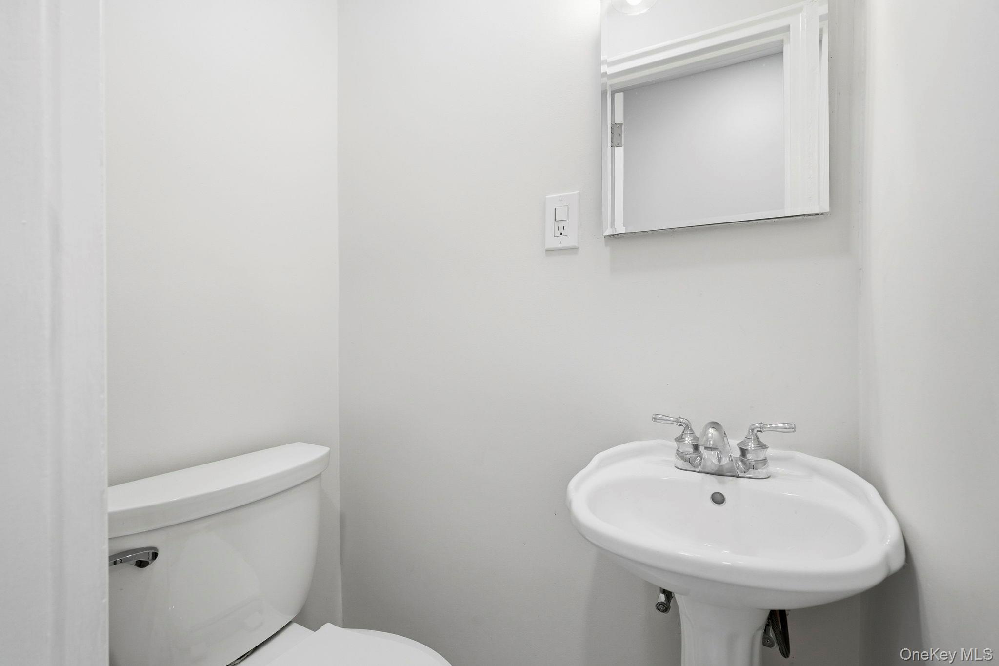 #13 photo, 1649 Lurting Avenue, Bronx , NY 10461