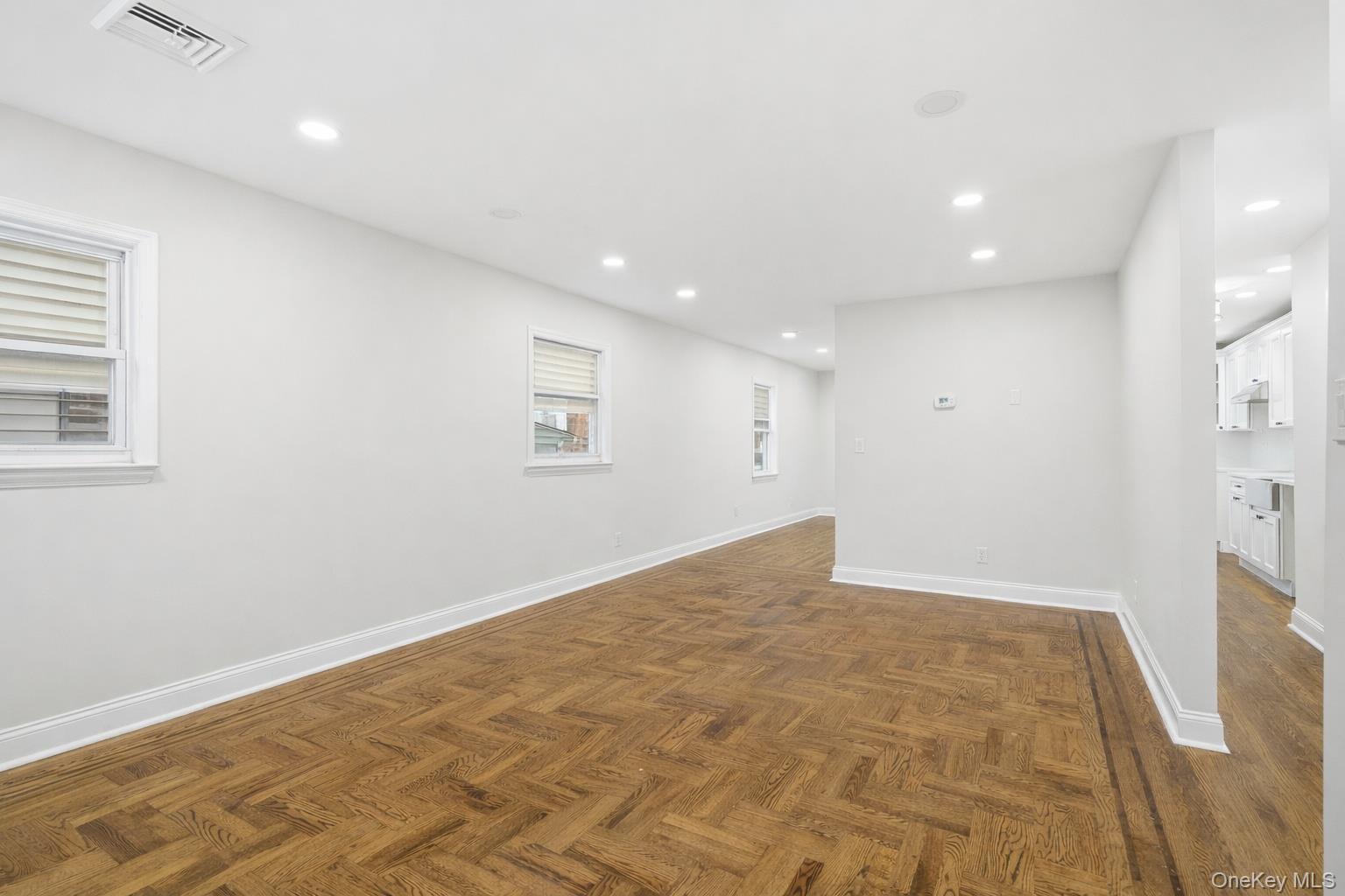 #4 photo, 1649 Lurting Avenue, Bronx , NY 10461