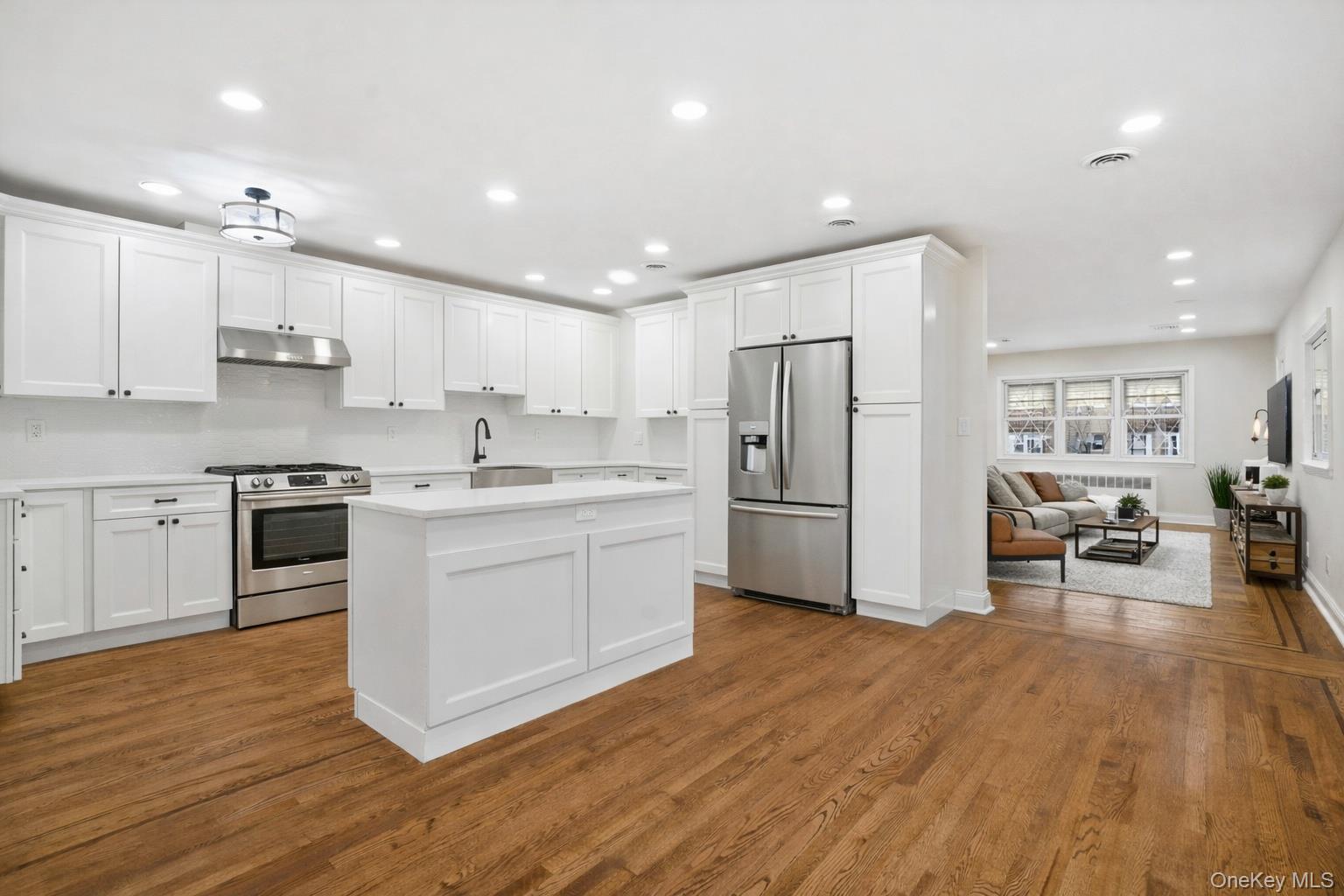 #6 photo, 1649 Lurting Avenue, Bronx , NY 10461