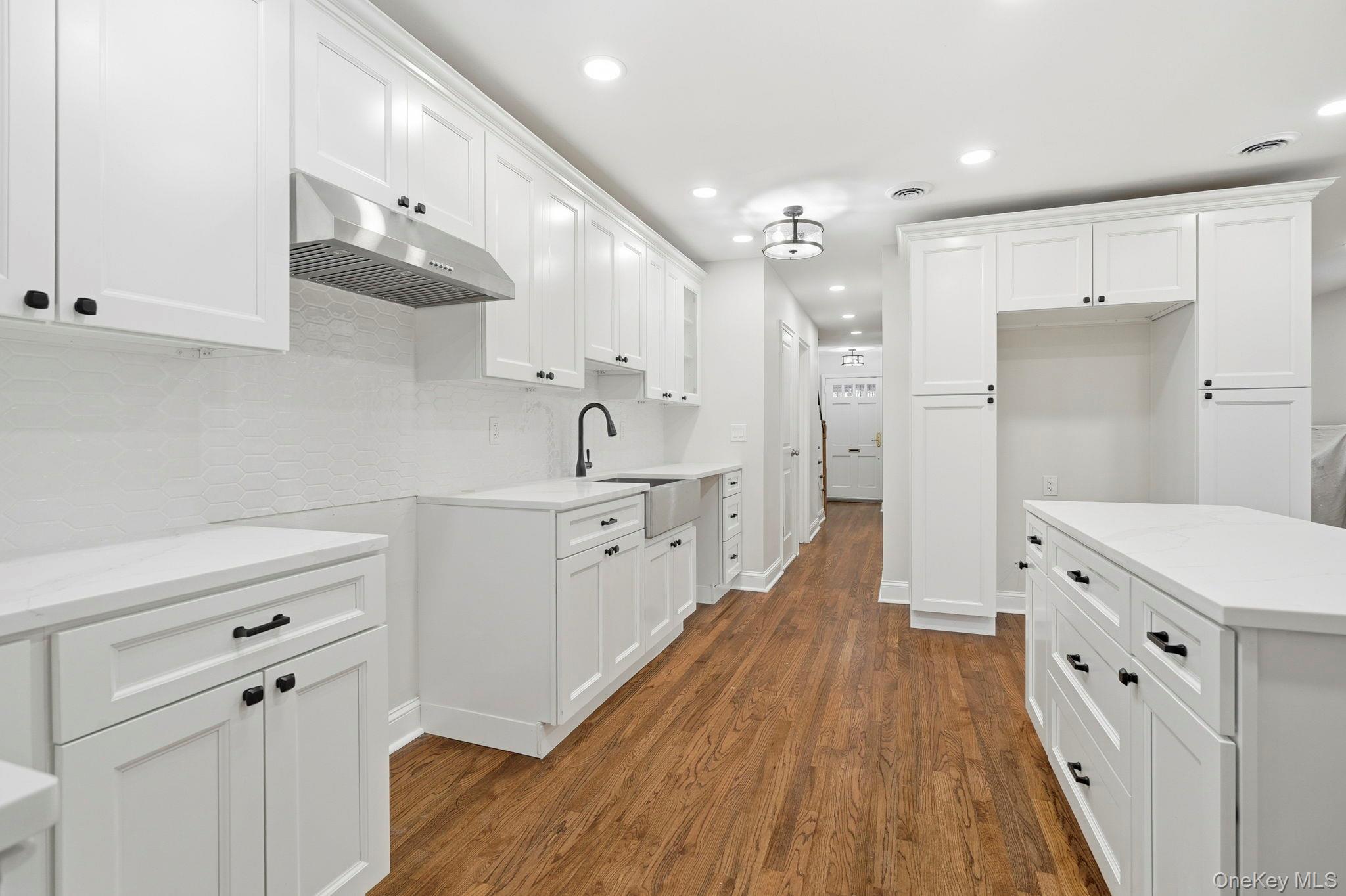 #9 photo, 1649 Lurting Avenue, Bronx , NY 10461