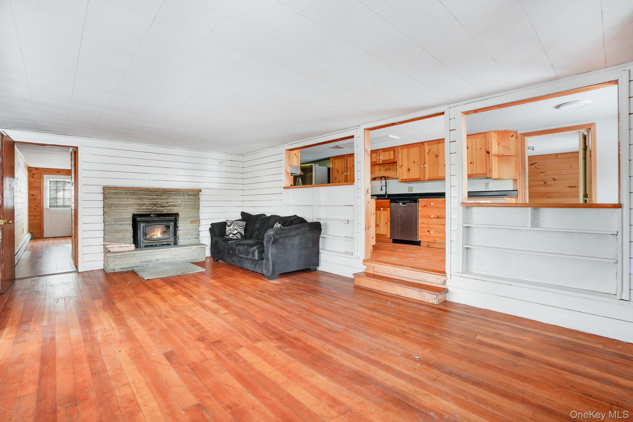 #5 photo, 62 Netherwood Plaza, Hyde Park , NY 12578