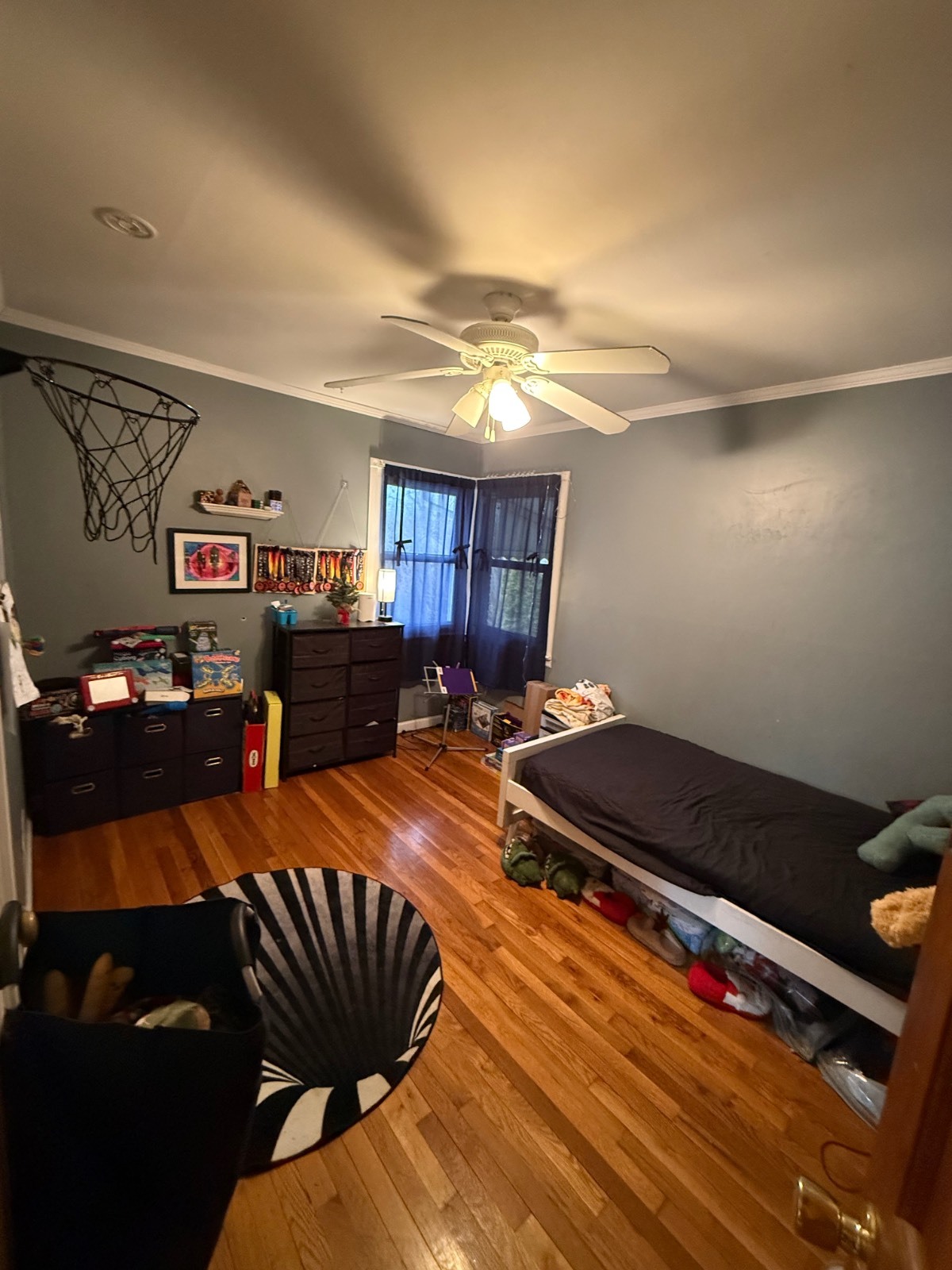 #10 photo, 346 Holmes St, Levittown , NY 11756