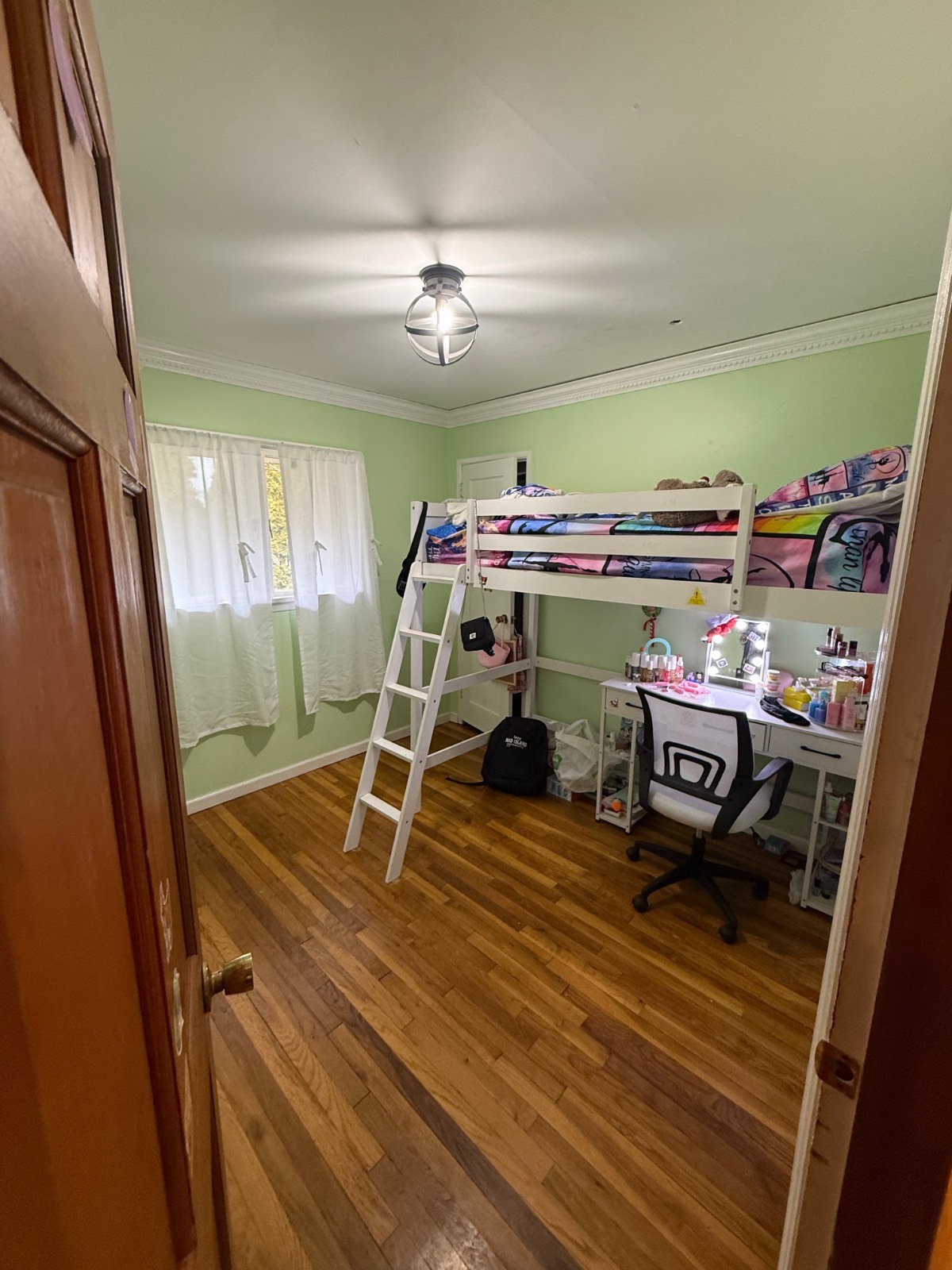 #14 photo, 346 Holmes St, Levittown , NY 11756