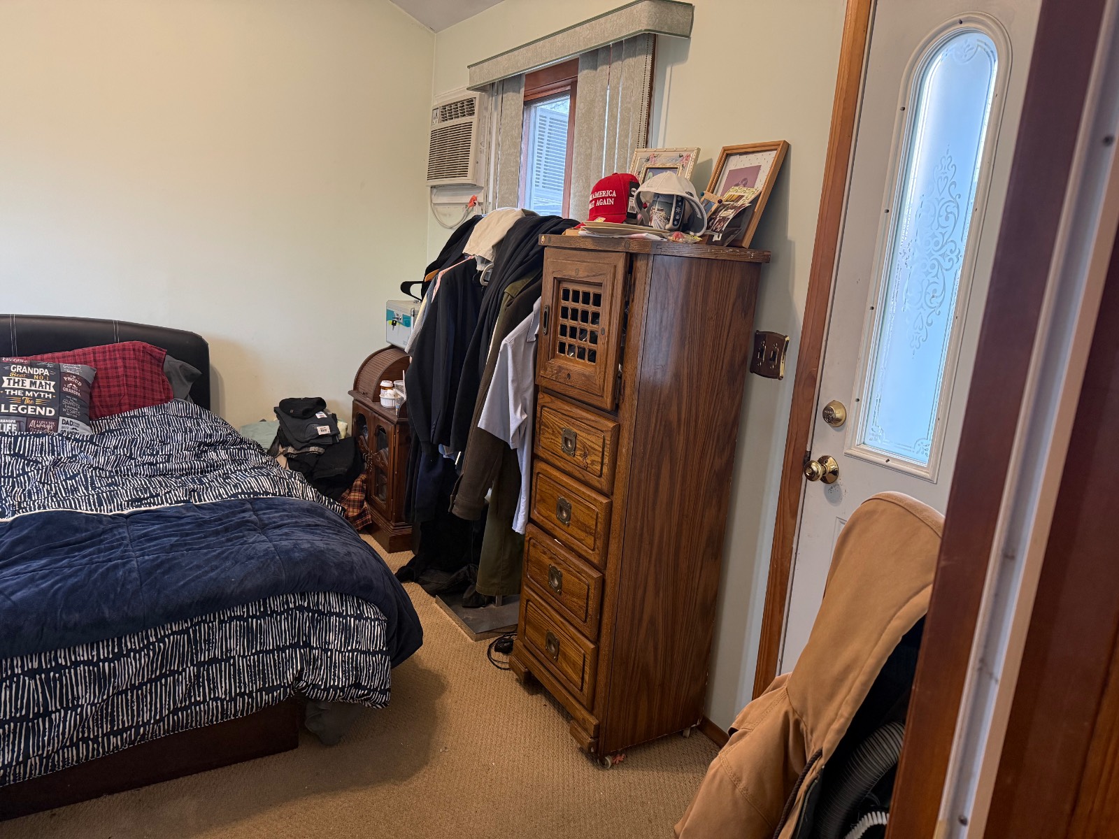 #16 photo, 346 Holmes St, Levittown , NY 11756