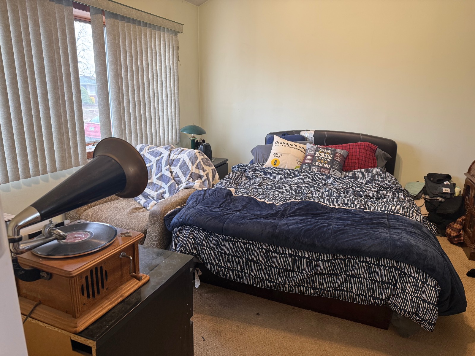 #17 photo, 346 Holmes St, Levittown , NY 11756