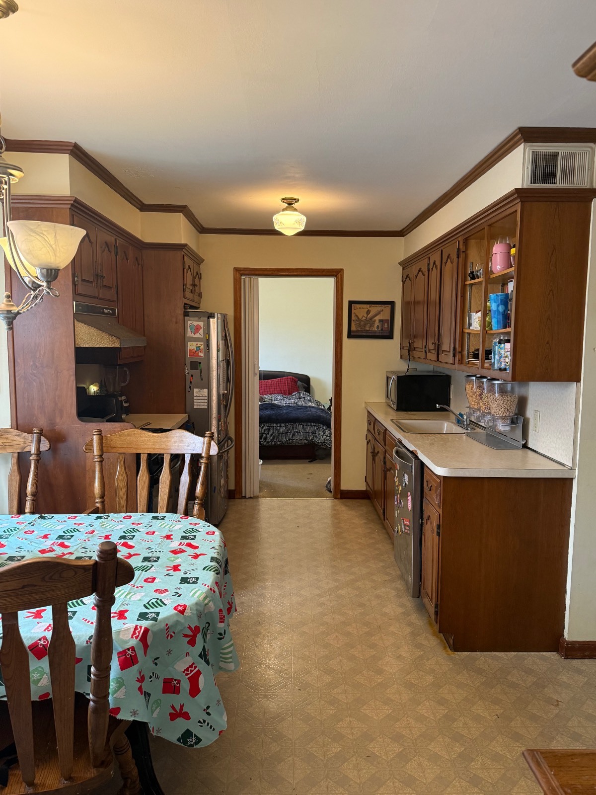 #3 photo, 346 Holmes St, Levittown , NY 11756