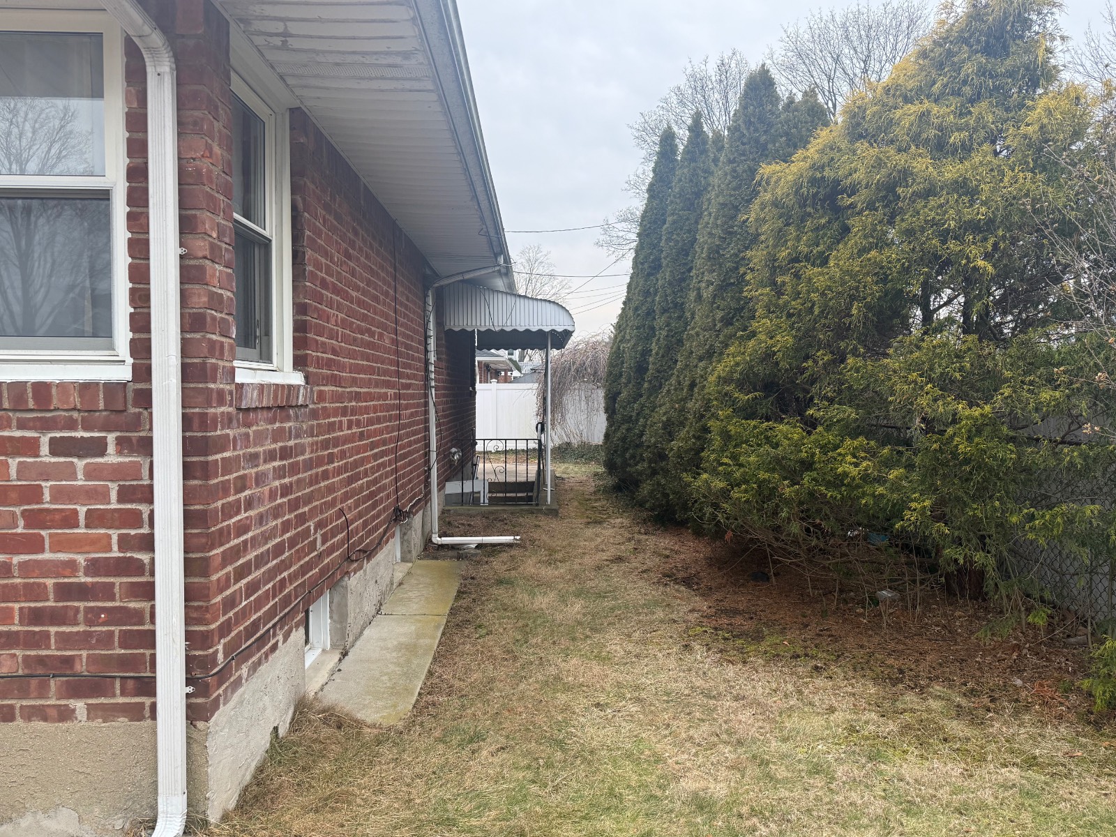 #36 photo, 346 Holmes St, नासाउ काउंटी Levittown , NY 11756