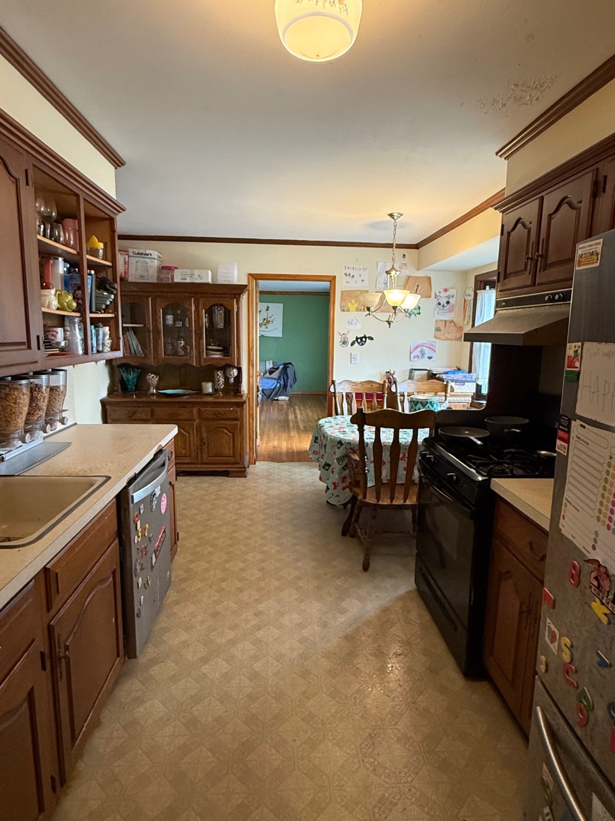 #5 photo, 346 Holmes St, Levittown , NY 11756