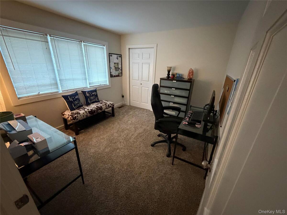 #25 photo, 503 Wading River Road, Manorville , NY 11949