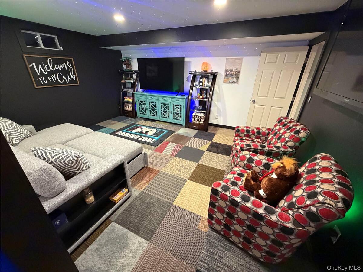 #37 photo, 503 Wading River Road, Manorville , NY 11949