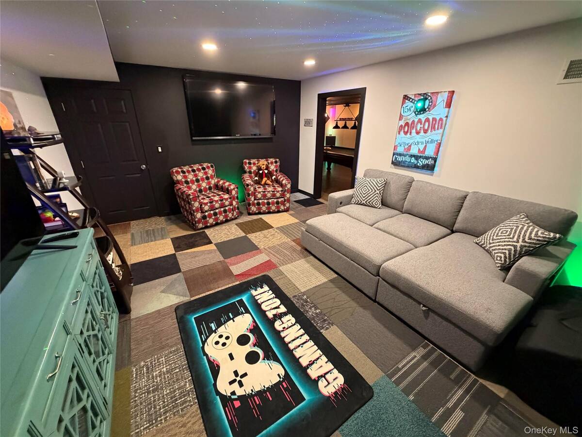 #38 photo, 503 Wading River Road, Manorville , NY 11949