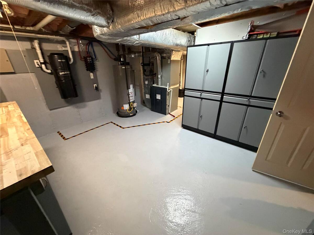 #42 photo, 503 Wading River Road, Manorville , NY 11949