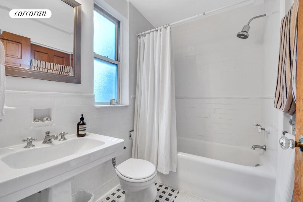 #10 photo, 163 E 81ST Street, Upper East Side , NY 10028