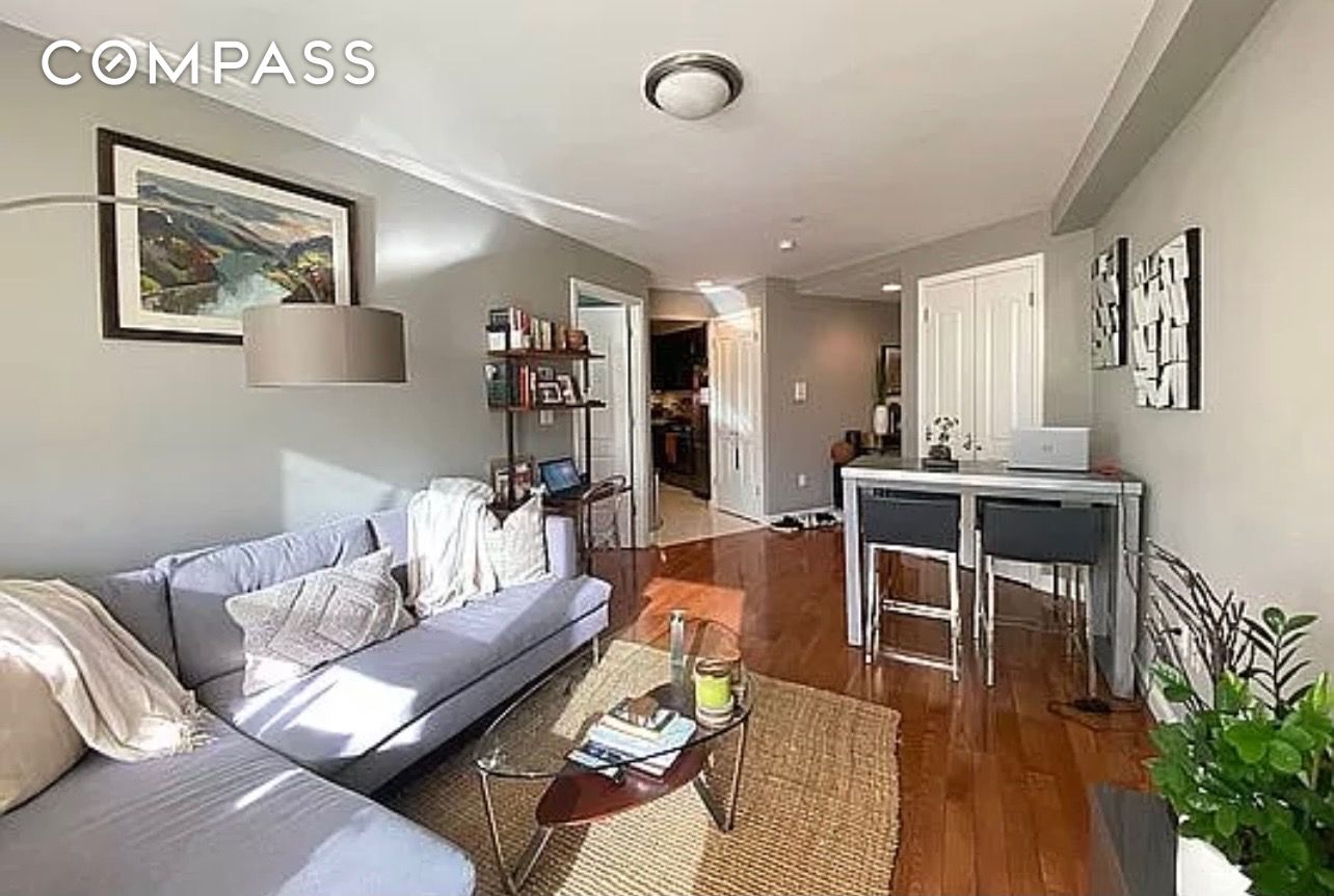 #4 photo, New York City, 北曼哈顿 Washington Heights , NY 10032