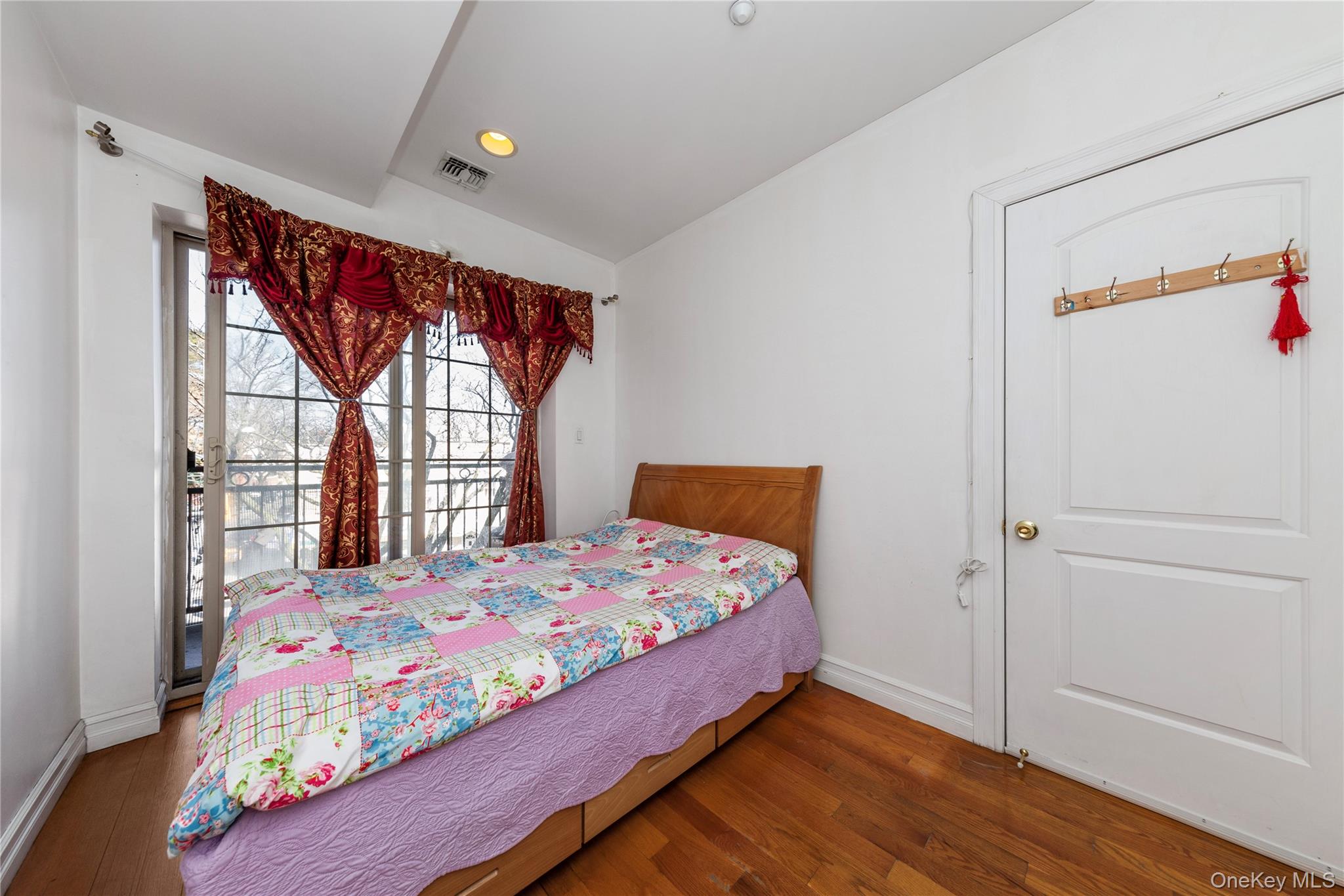 #12 photo, 10716 37th Avenue, কুইন্‌স Corona , NY 11368