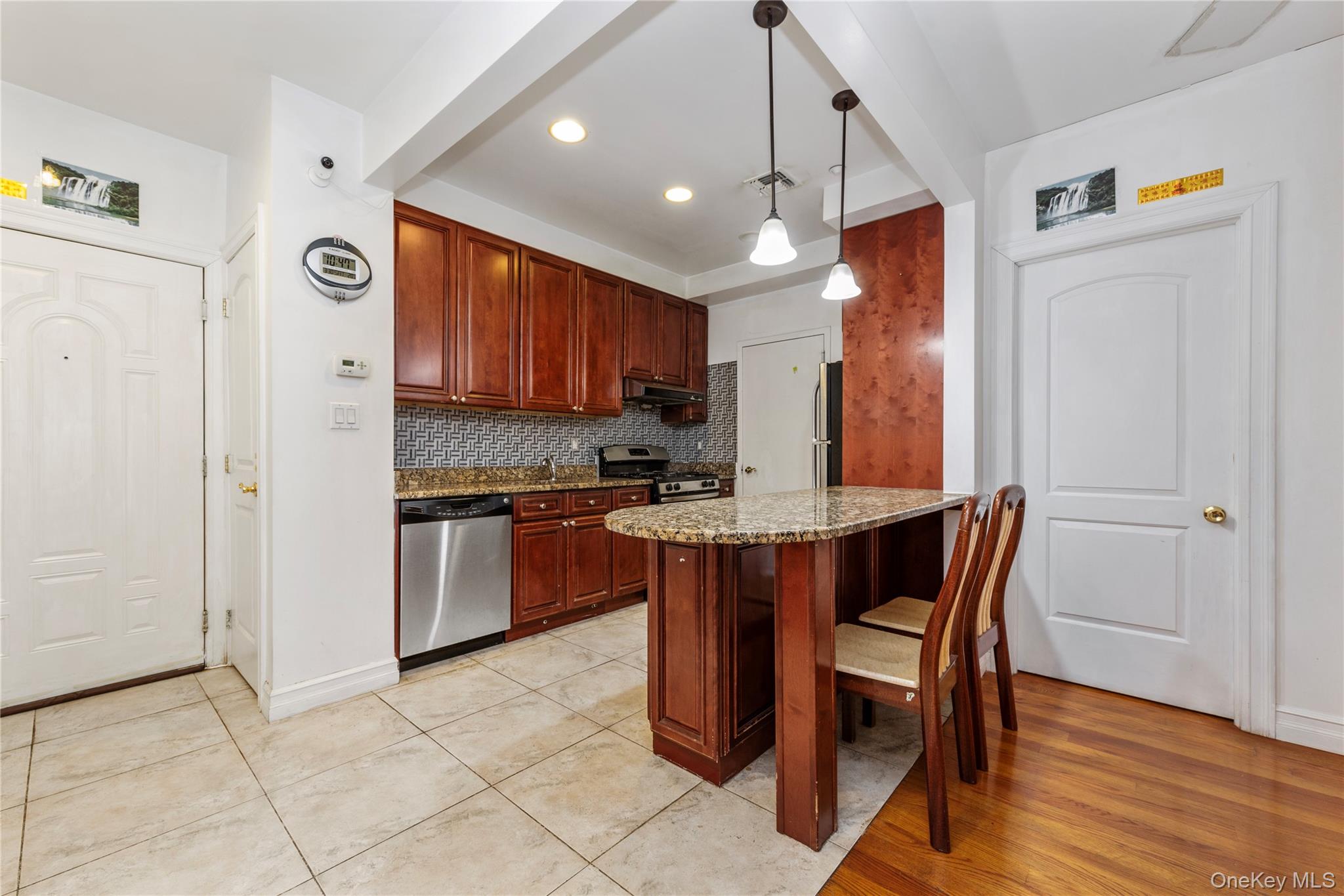 #4 photo, 10716 37th Avenue, কুইন্‌স Corona , NY 11368