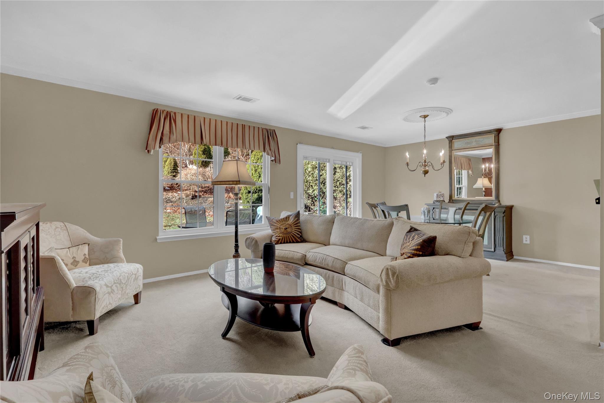 #11 photo, 204 Erik Drive, सफ़ोक काउंटी East Setauket , NY 11733