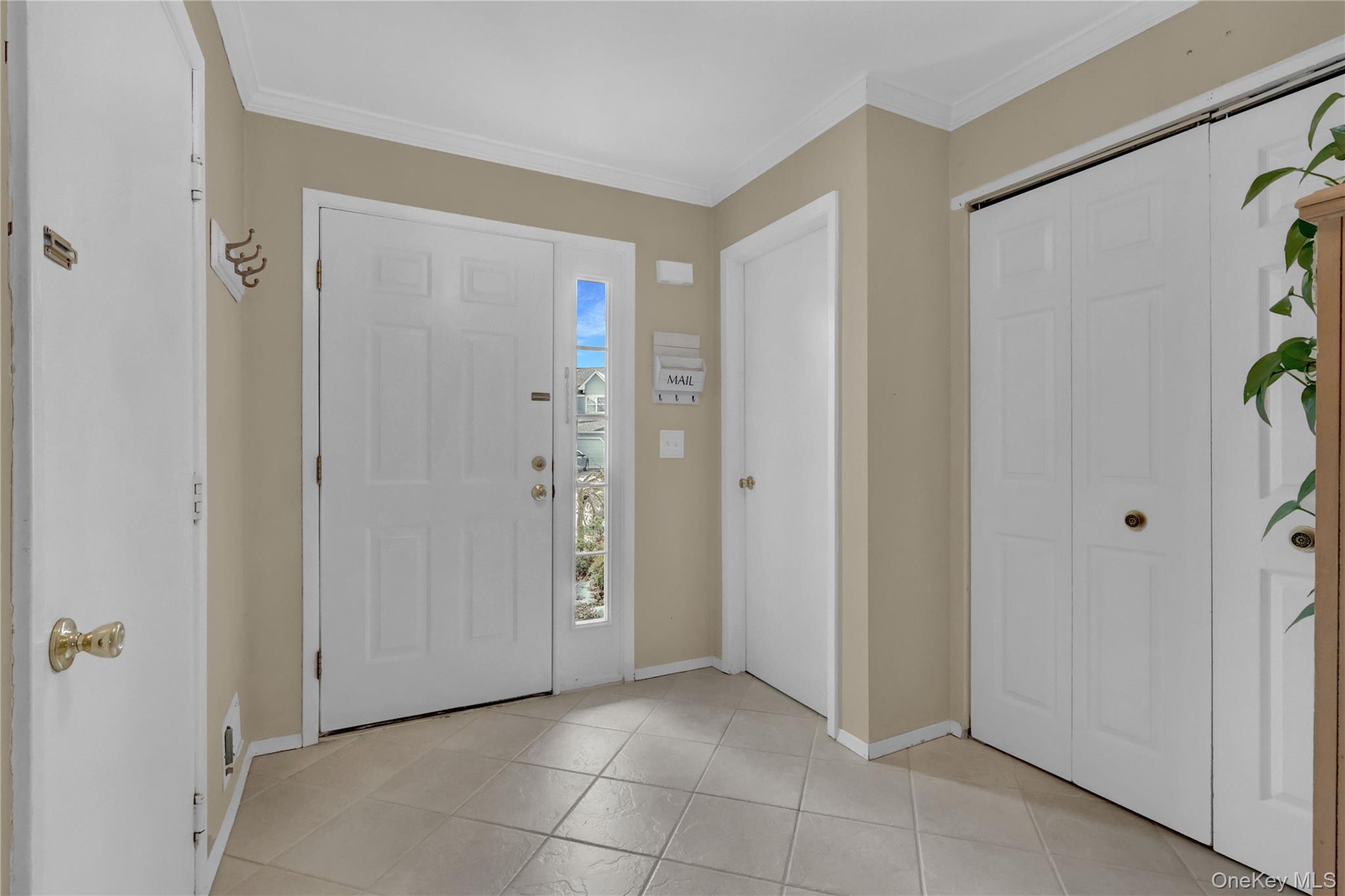 #3 photo, 204 Erik Drive, सफ़ोक काउंटी East Setauket , NY 11733