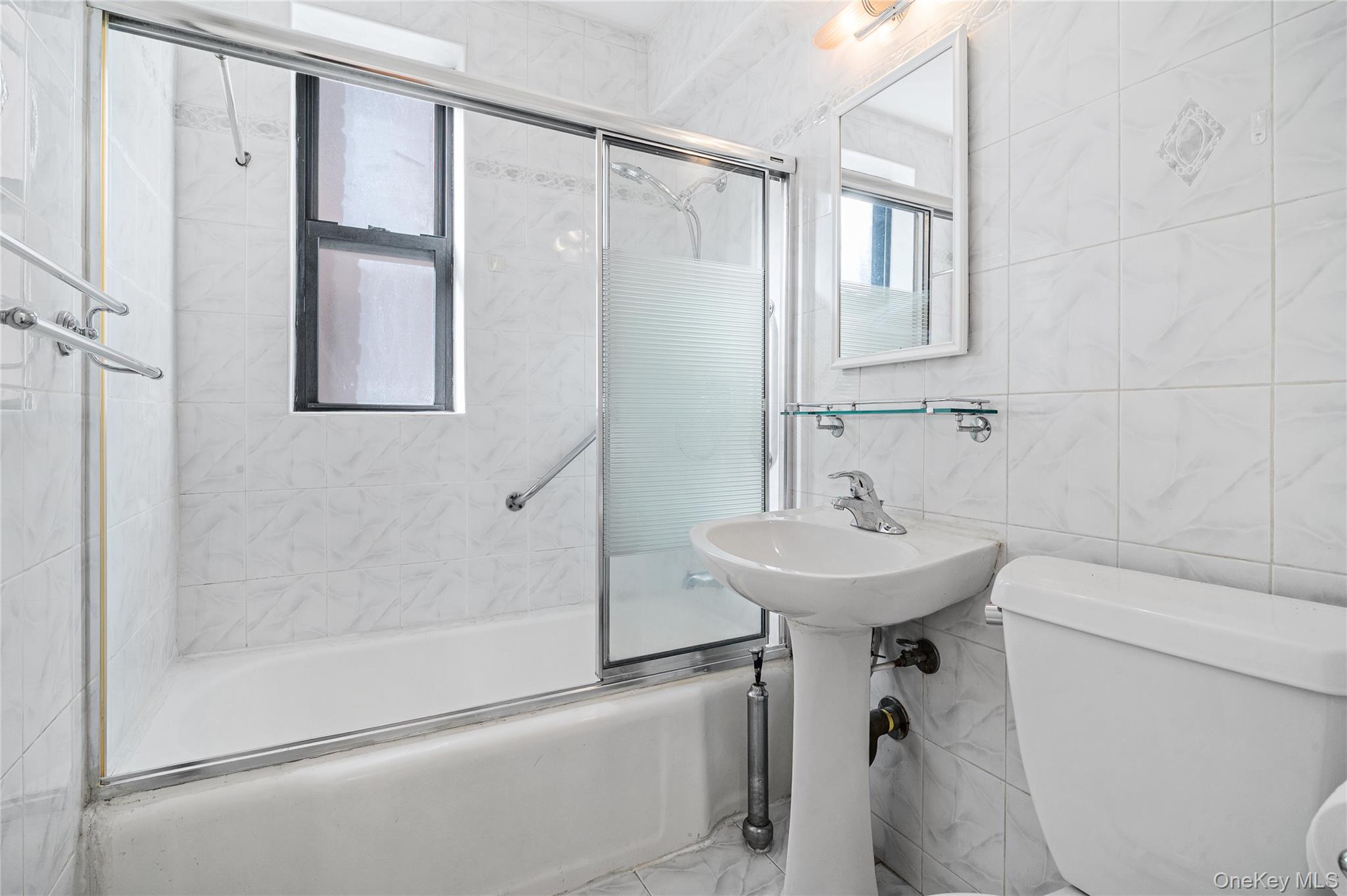 #7 photo, 102-36 64 Avenue, Куинс ‖ Forest Hills , NY 11375