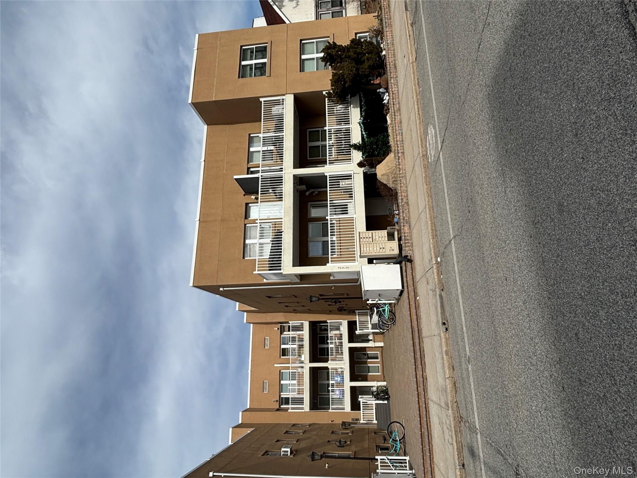 #1 photo, 251-255 W Broadway, מחוז נסאו Long Beach , NY 11561