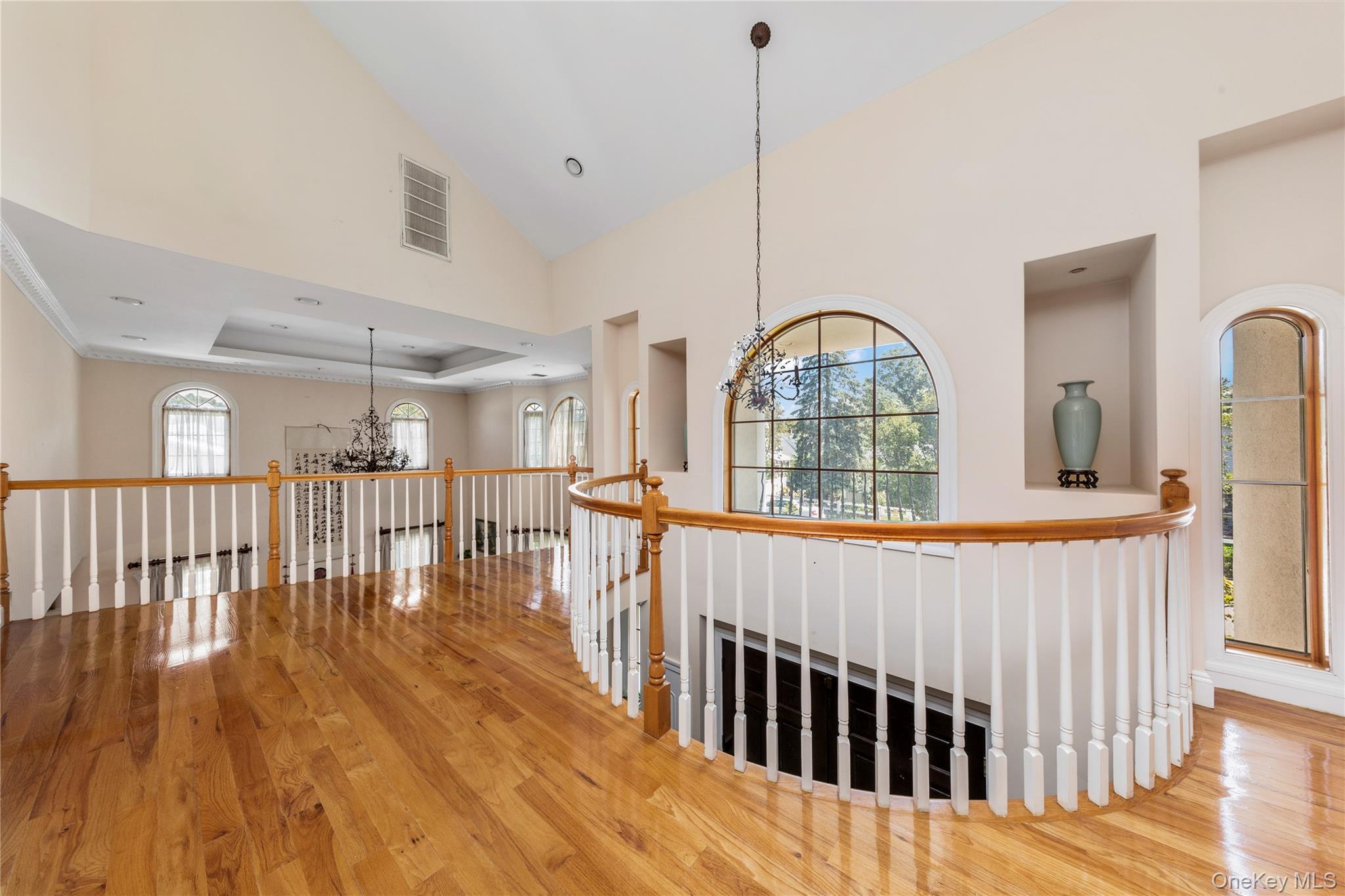 #16 photo, 11 Manor Avenue, Roslyn Heights , NY 11577