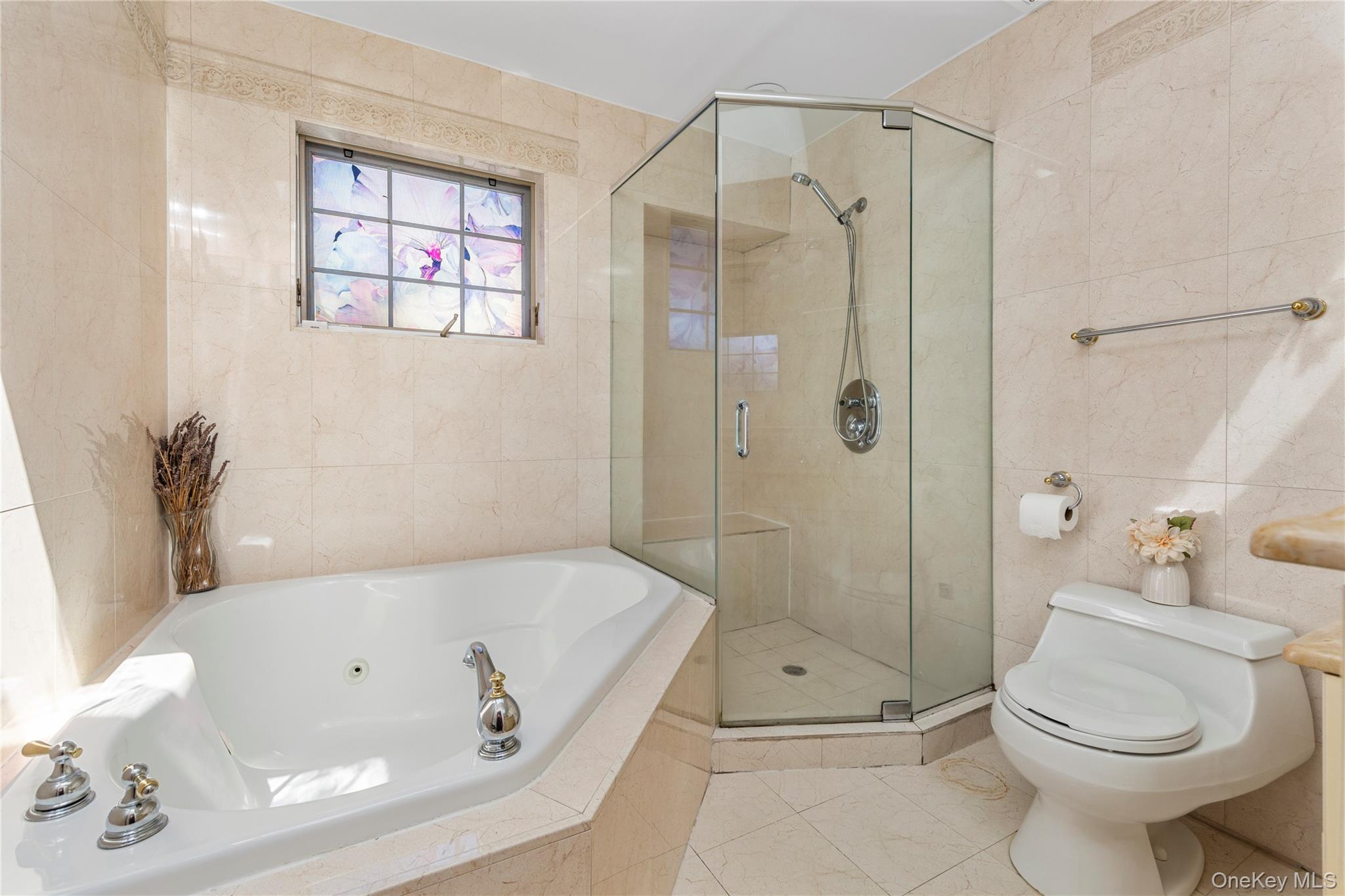 #20 photo, 11 Manor Avenue, Roslyn Heights , NY 11577