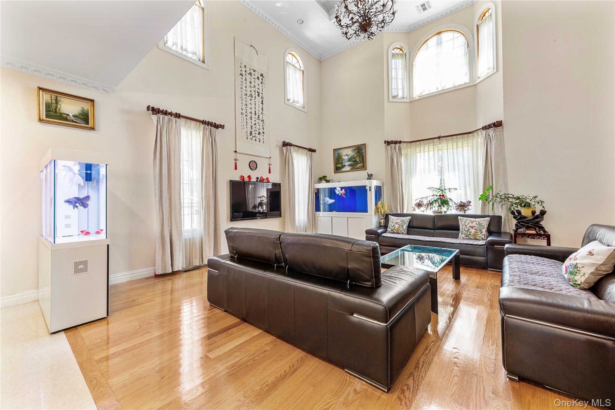 #7 photo, 11 Manor Avenue, Roslyn Heights , NY 11577