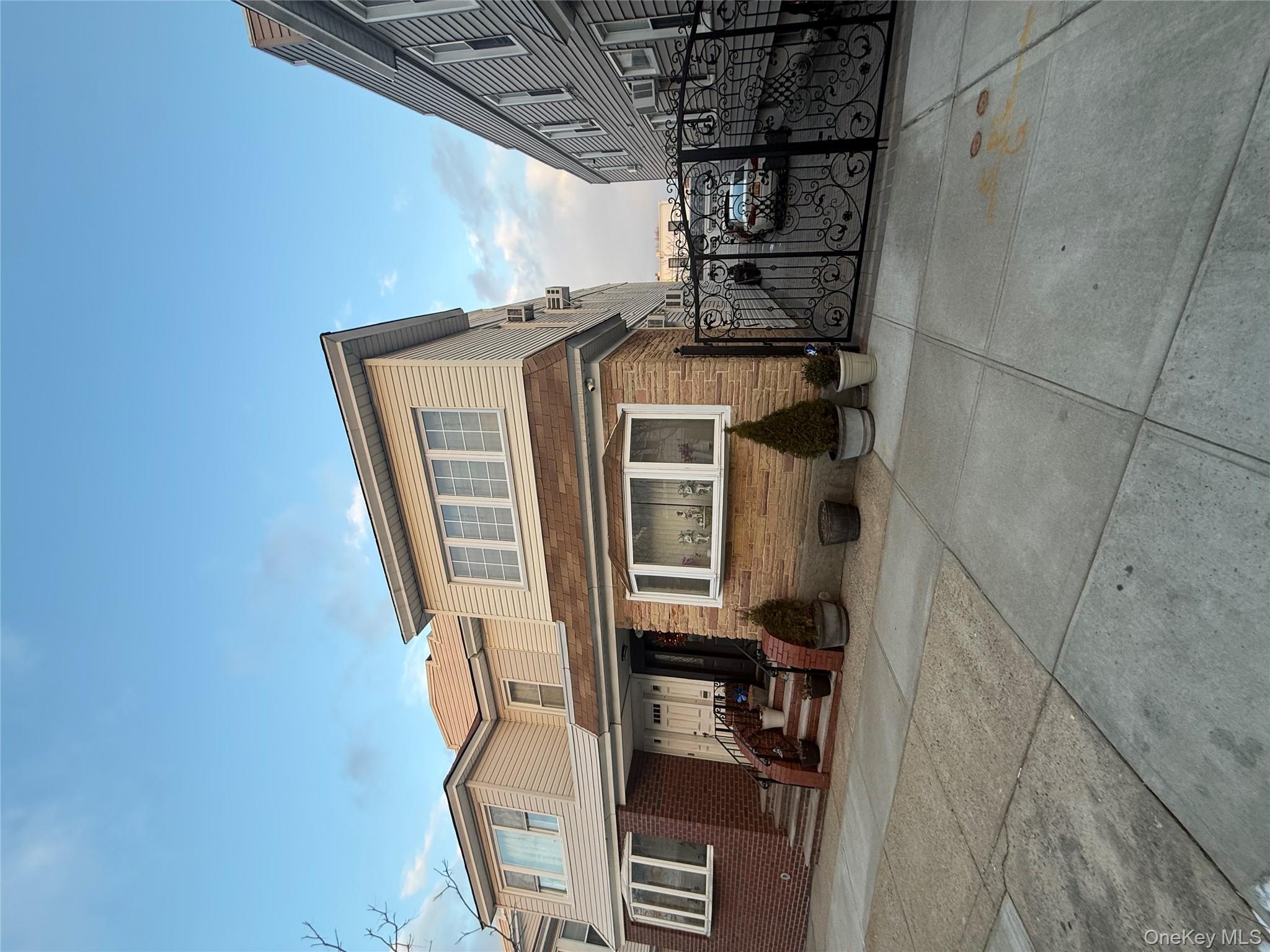 #1 photo, 7841 84th Street, Куинс ‖ Glendale , NY 11385