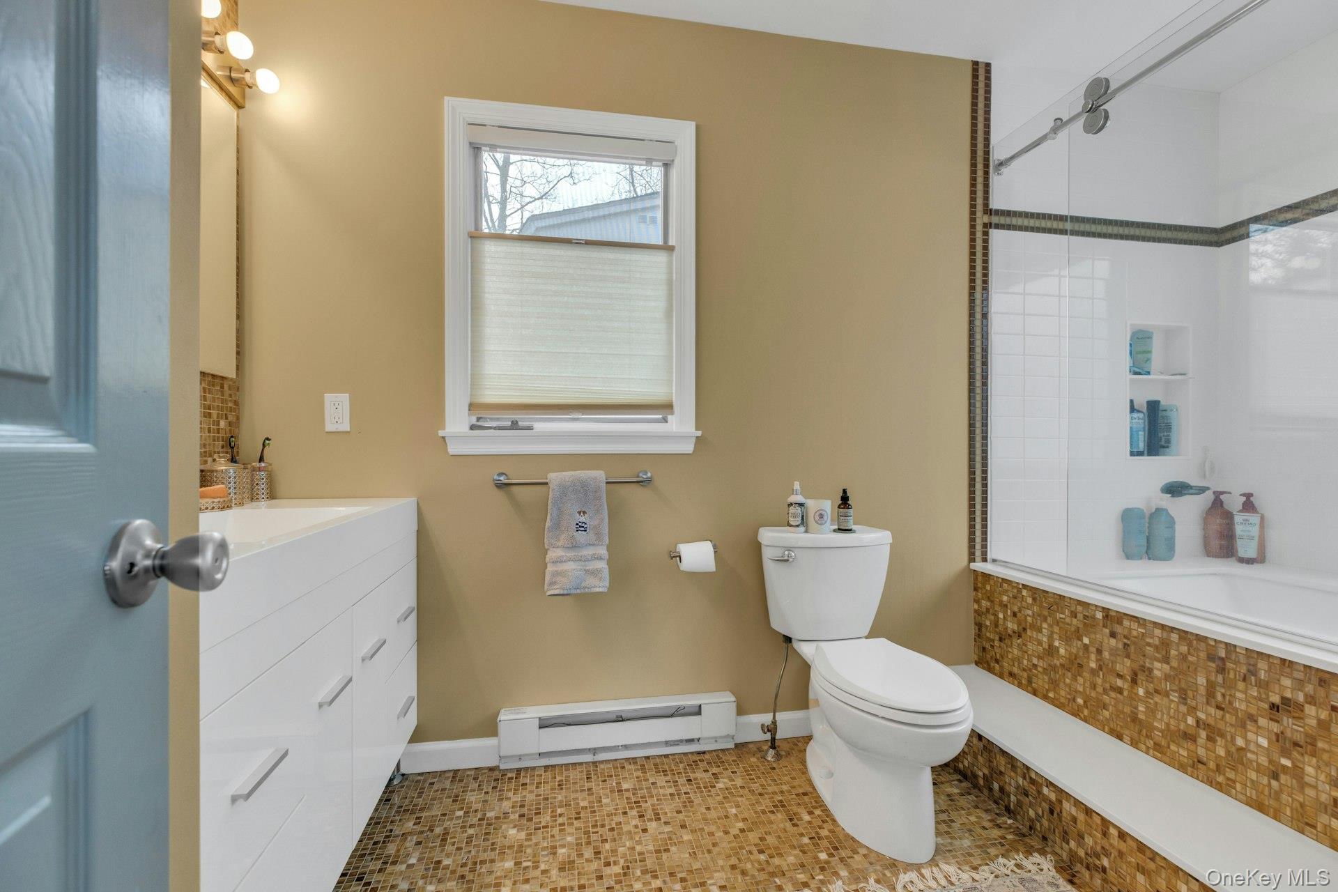 #15 photo, 53 W End Avenue, East Quogue , NY 11942