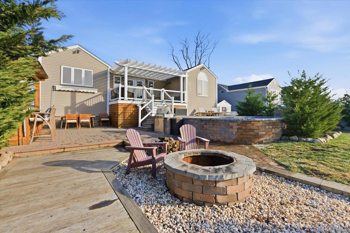 #19 photo, 41 Stillwater Avenue, नासाउ काउंटी Massapequa , NY 11758