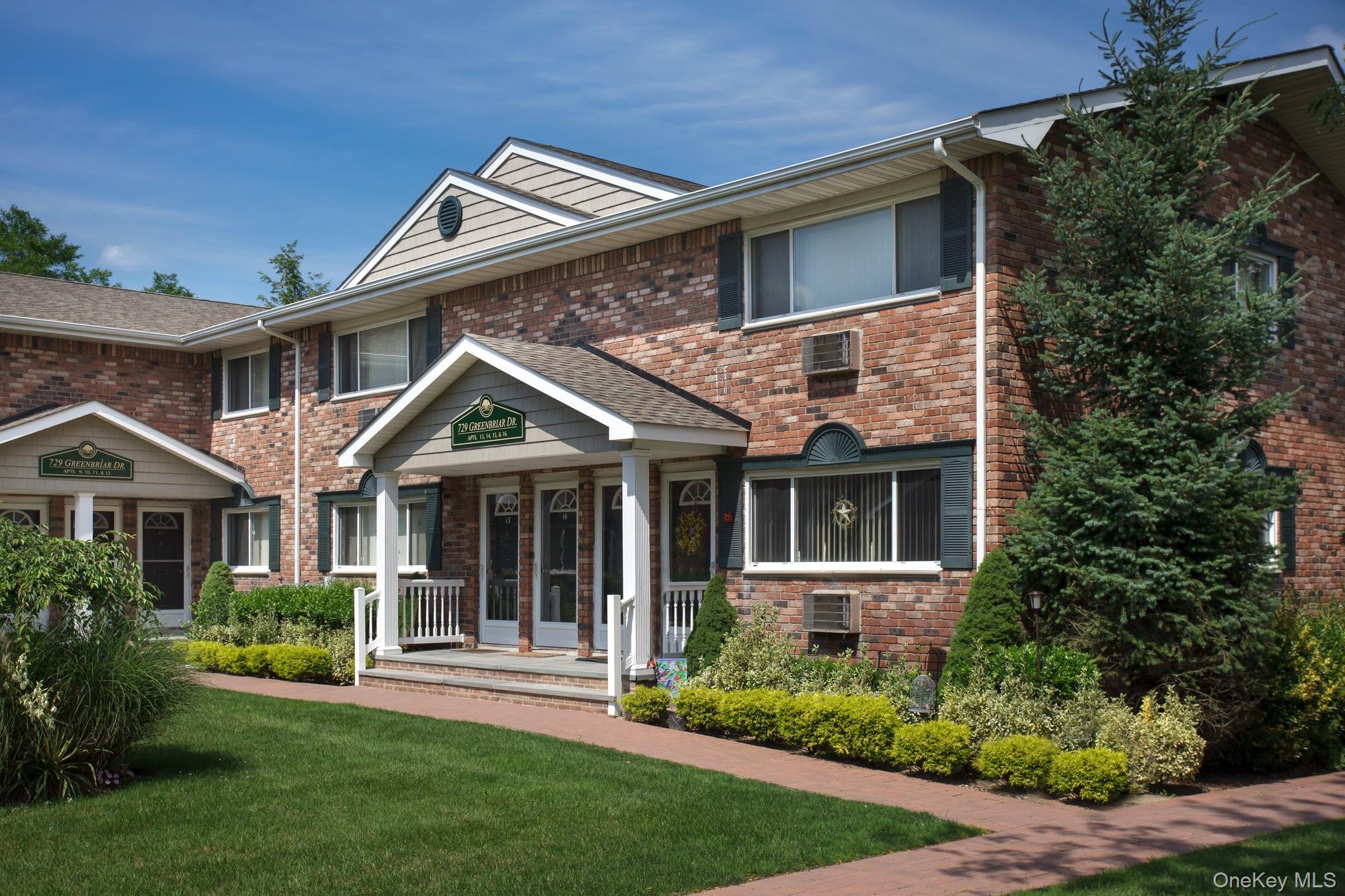 #1 photo, 20 Westgate Drive, سوفولك Bohemia , NY 11716