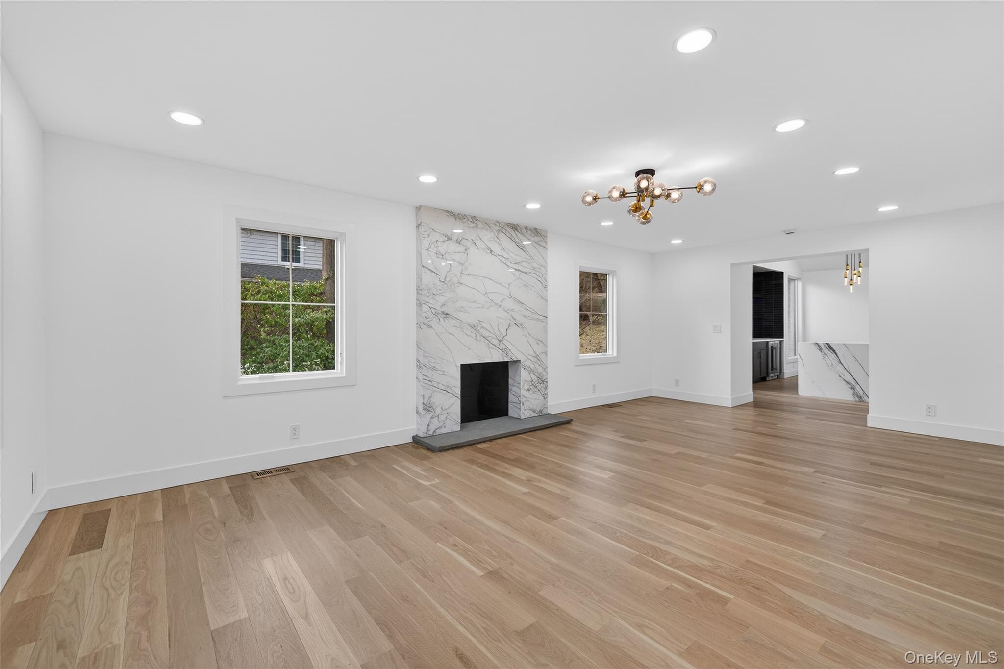 #13 photo, 199 Salem Road, East Hills , NY 11577