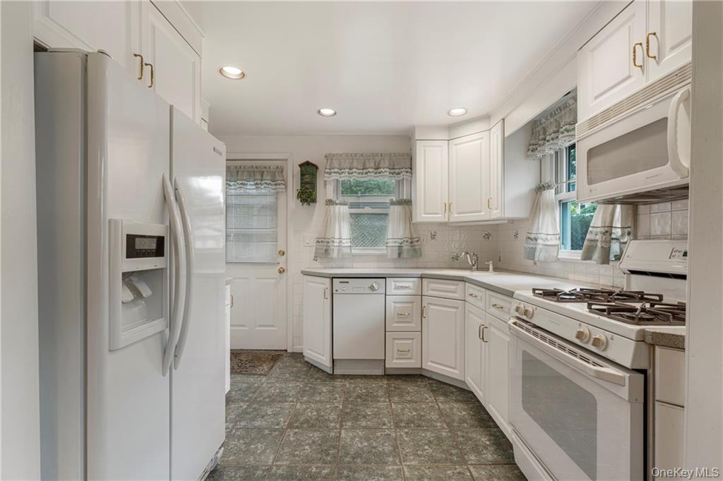 #7 photo, 30 Lindbergh Lane, New City , NY 10956