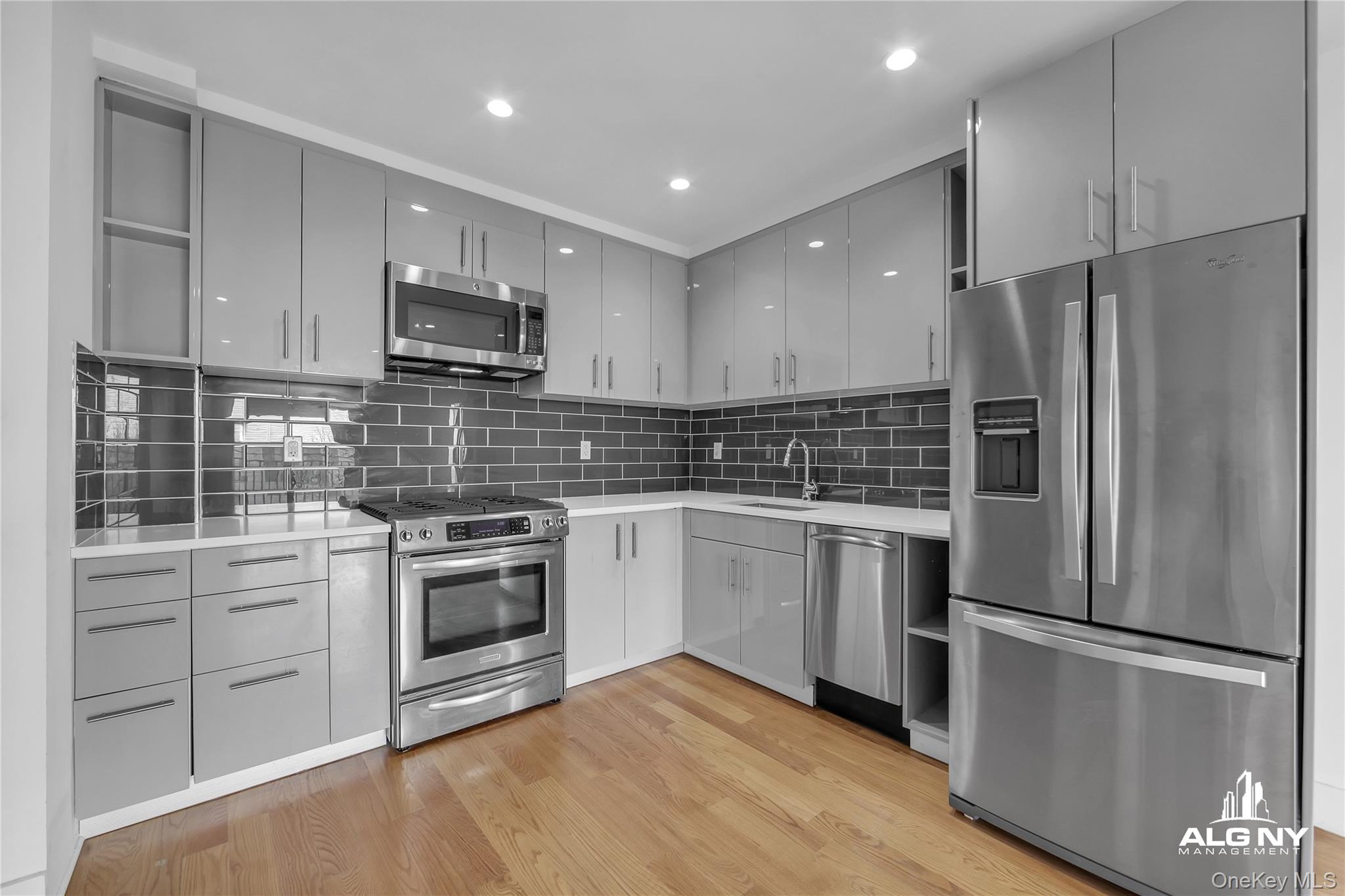 #3 photo, 6334 Fresh Pond Road, कुईंस Ridgewood , NY 11385