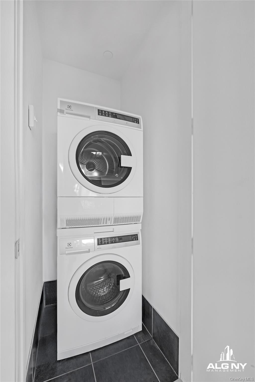 #6 photo, 6334 Fresh Pond Road, कुईंस Ridgewood , NY 11385