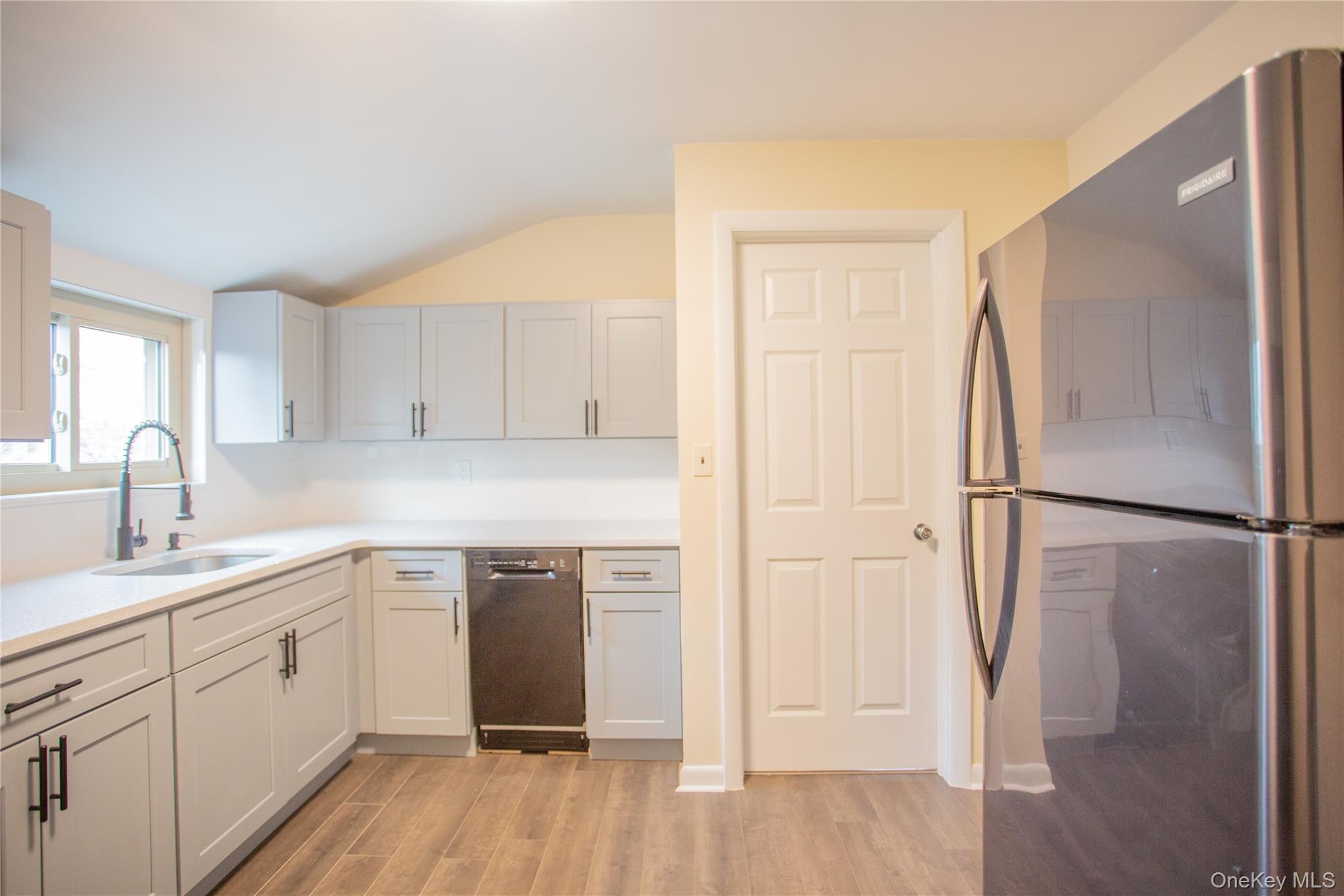 #10 photo, 66 Denton Avenue, 长岛 East Rockaway , NY 11518