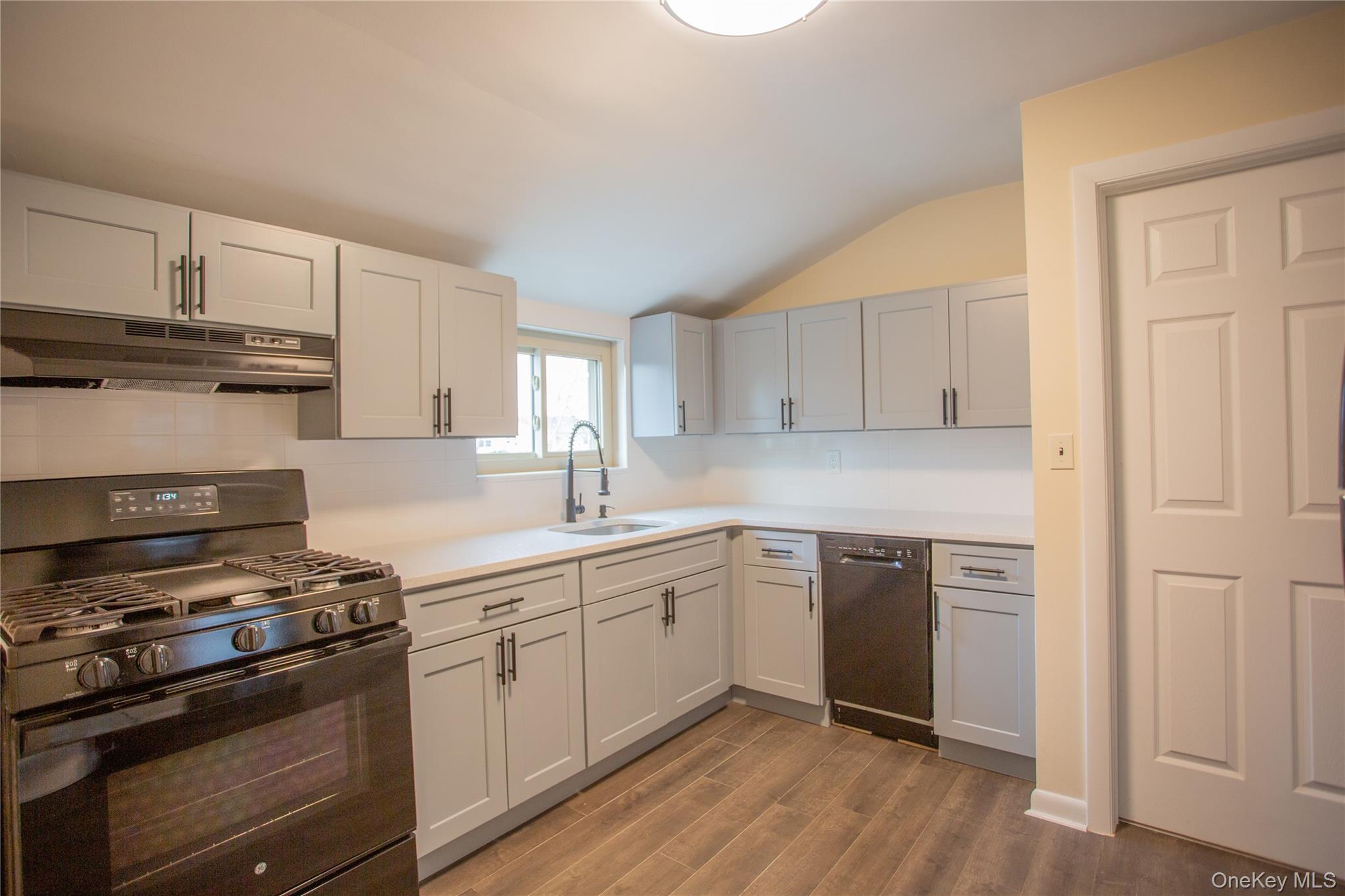 #9 photo, 66 Denton Avenue, 长岛 East Rockaway , NY 11518