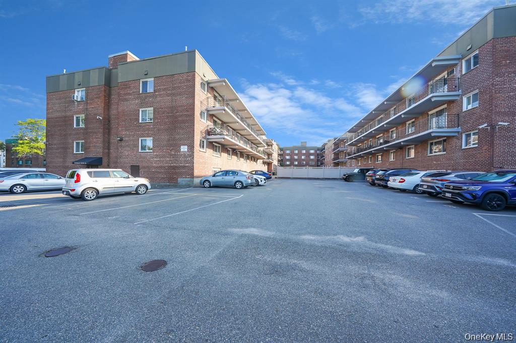 #14 photo, 200 Atlantic Avenue, नासाउ काउंटी Lynbrook , NY 11563