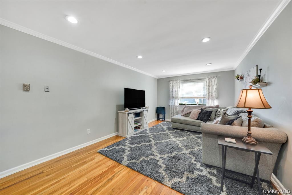 #20 photo, 200 Atlantic Avenue, नासाउ काउंटी Lynbrook , NY 11563